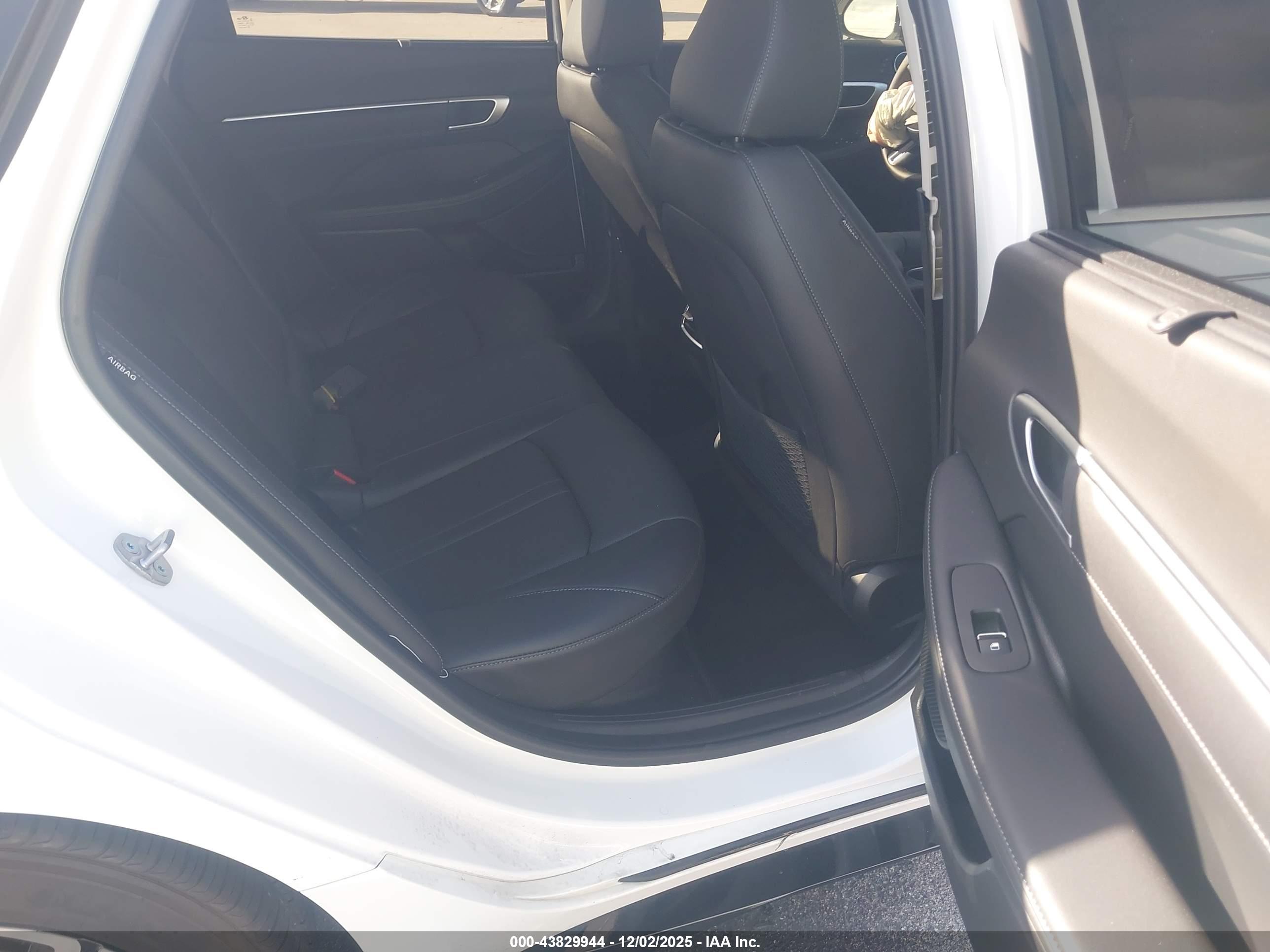 HYUNDAI SONATA image 8