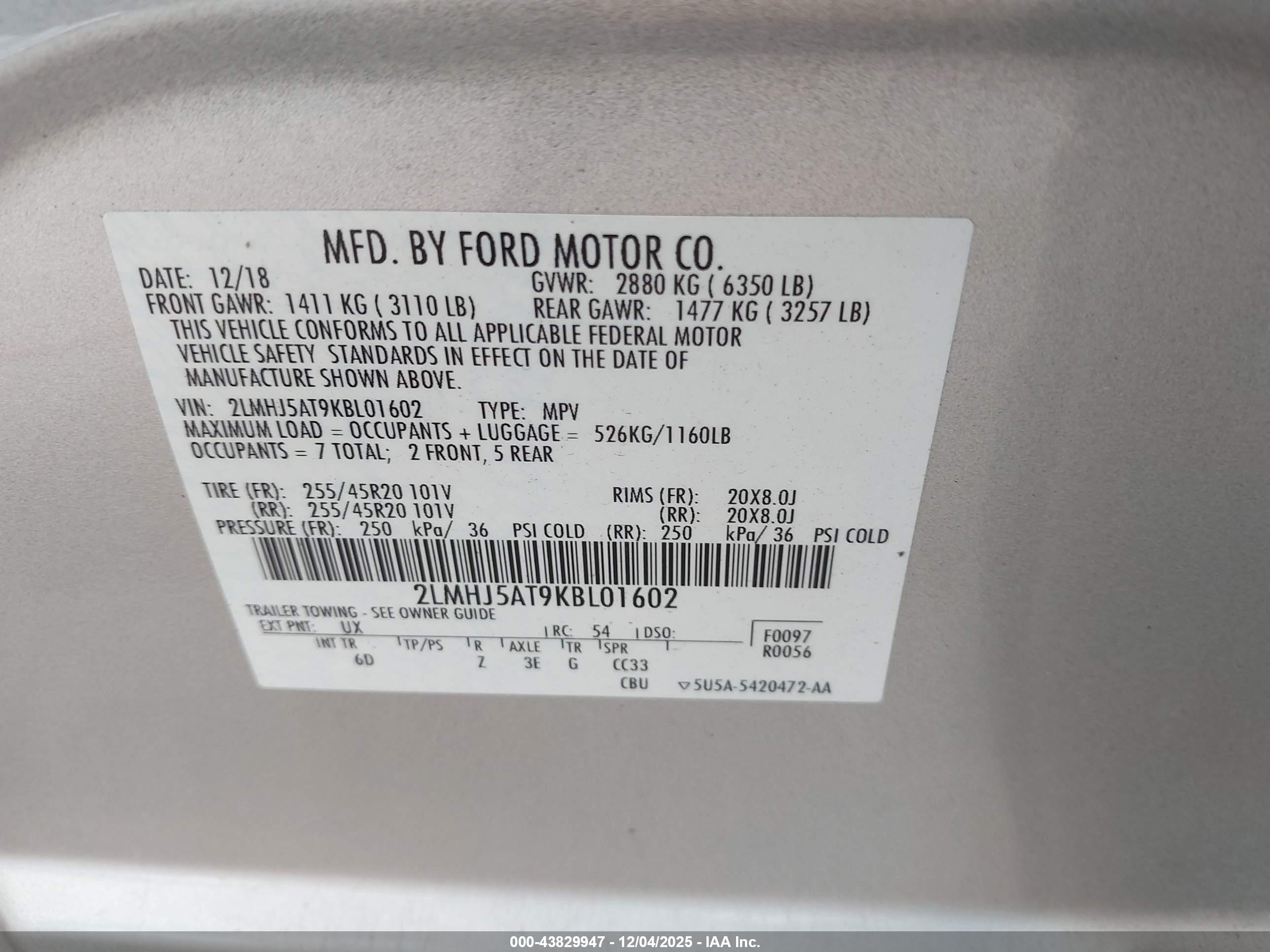 LINCOLN MKT image 9