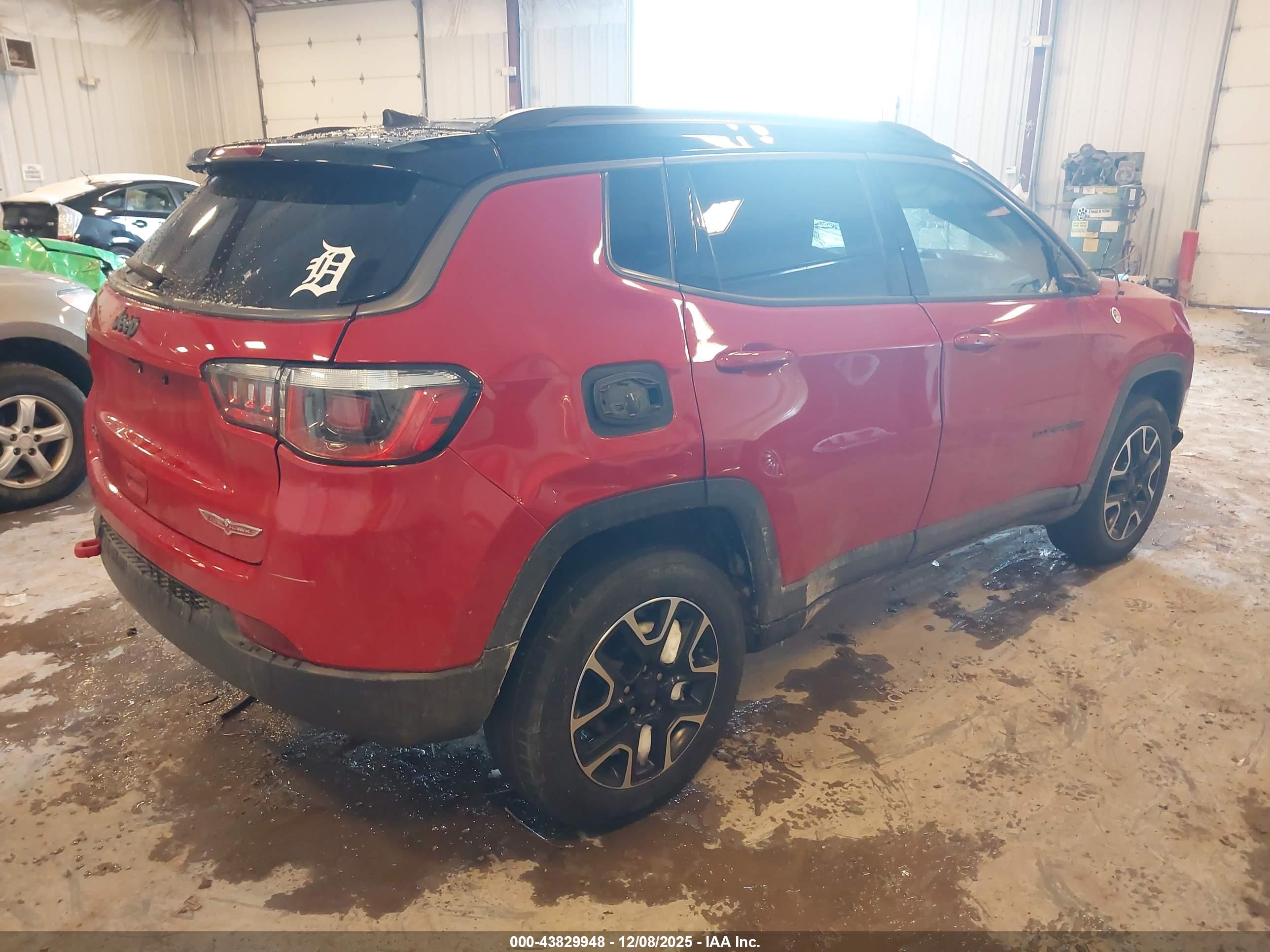 JEEP COMPASS image 4