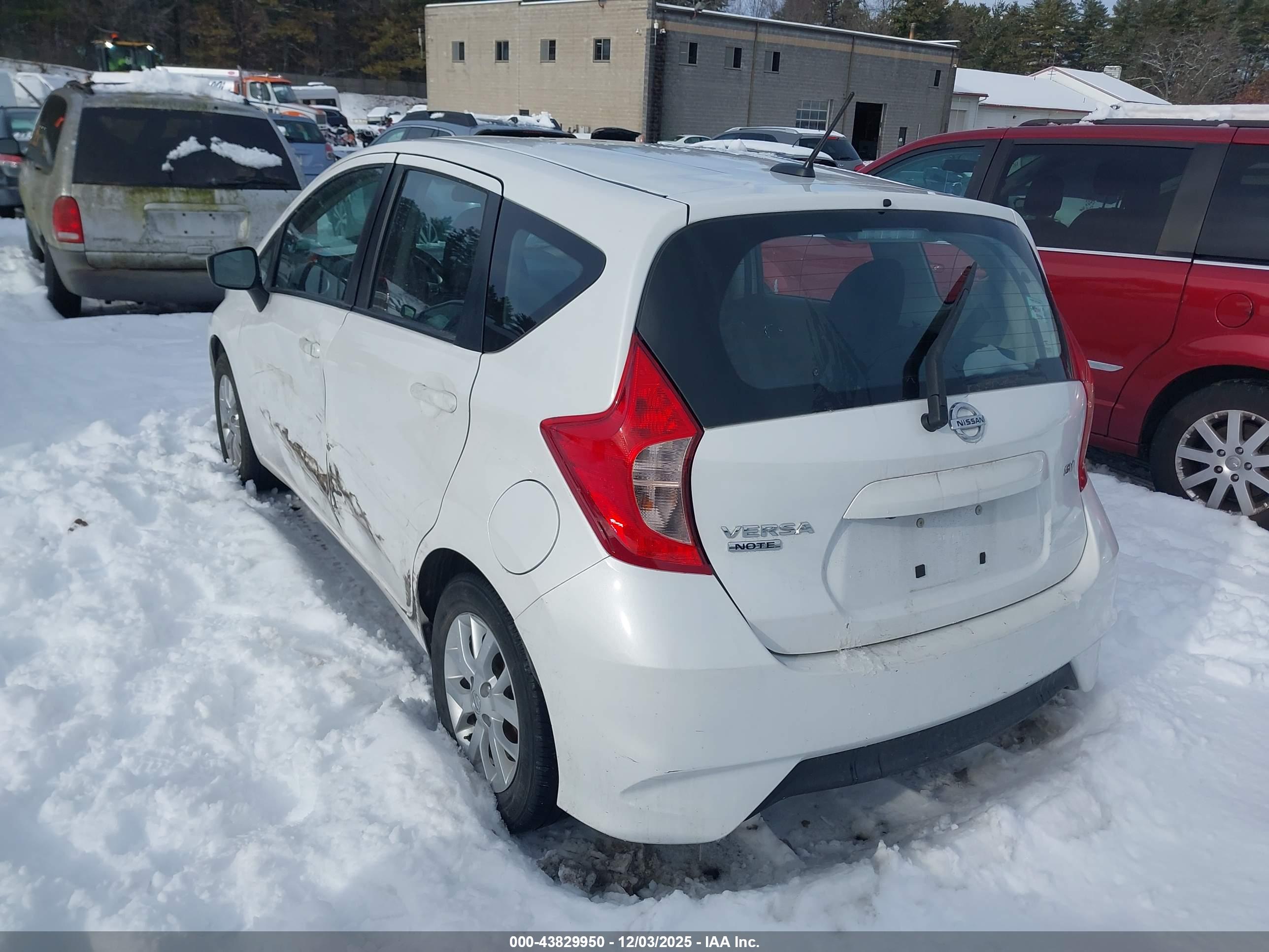 NISSAN VERSA image 3
