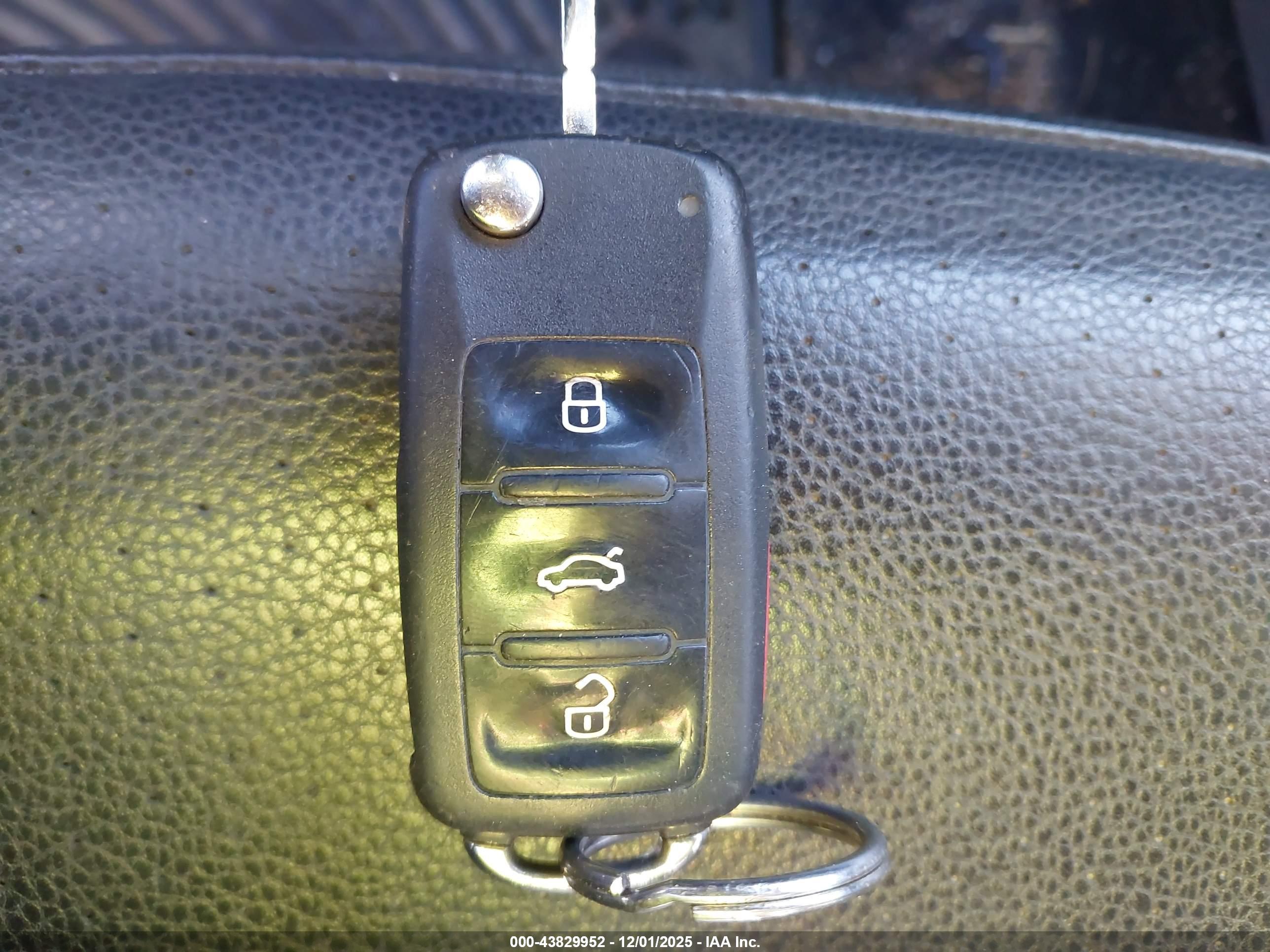 VOLKSWAGEN JETTA image 11