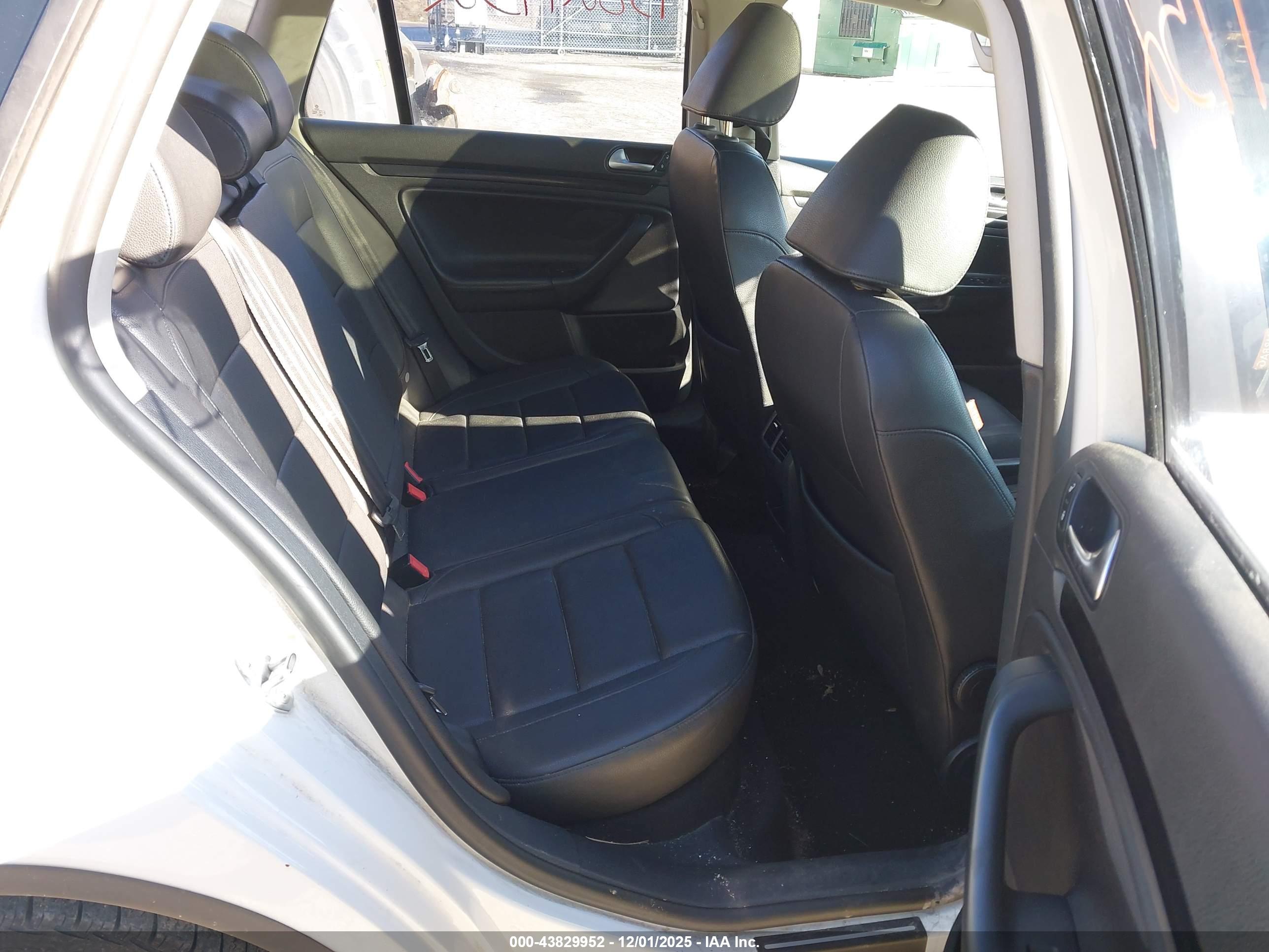 VOLKSWAGEN JETTA image 8