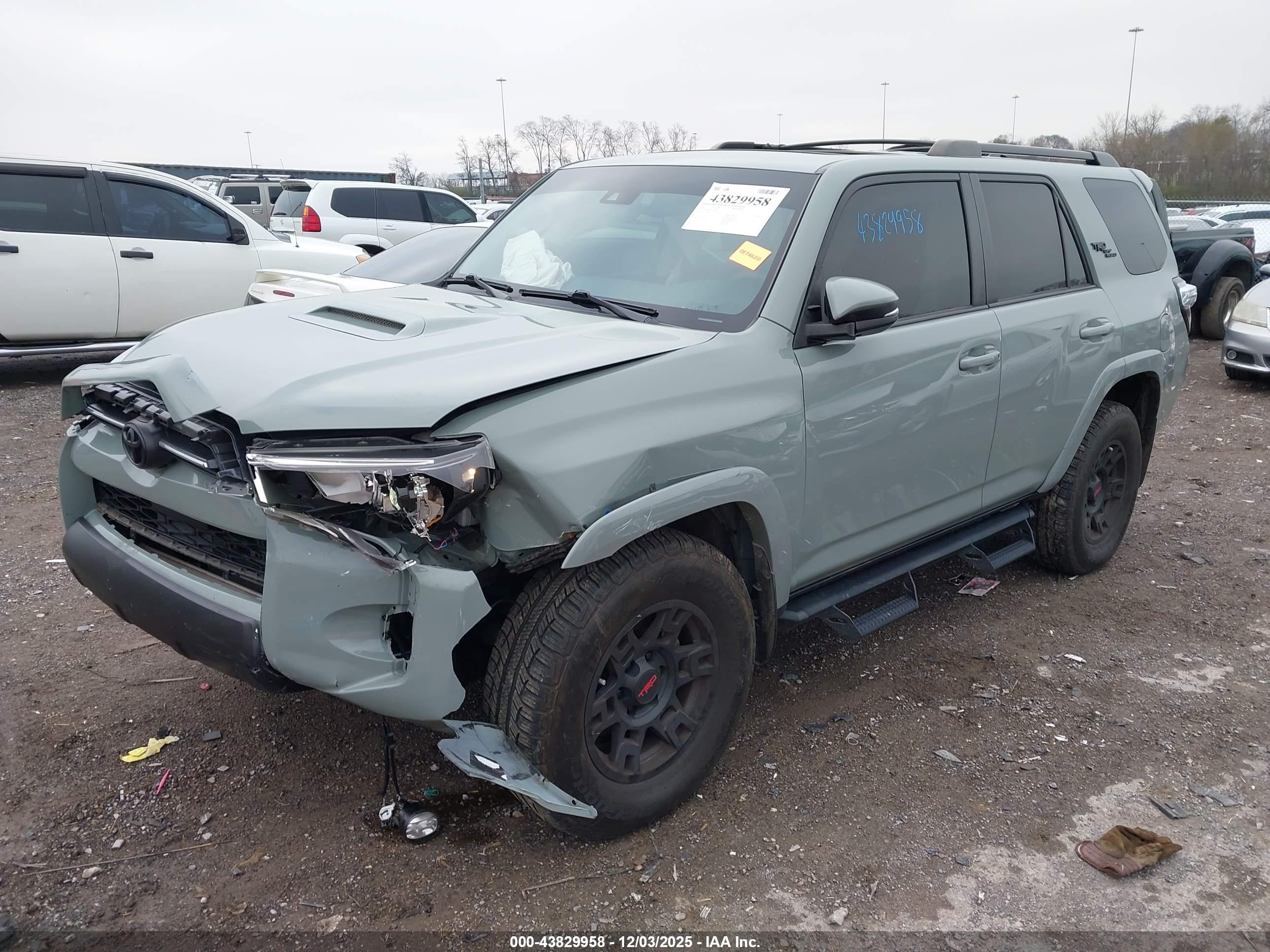TOYOTA 4RUNNER image 2