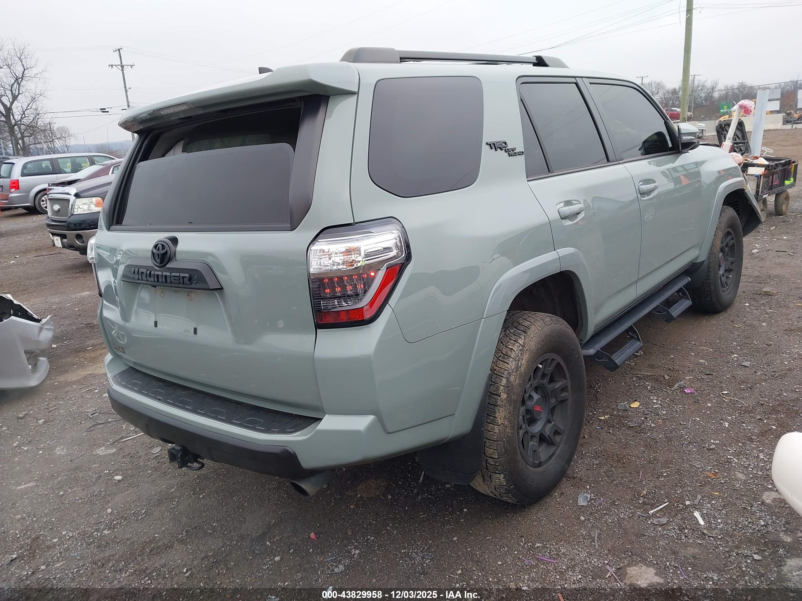 TOYOTA 4RUNNER image 4