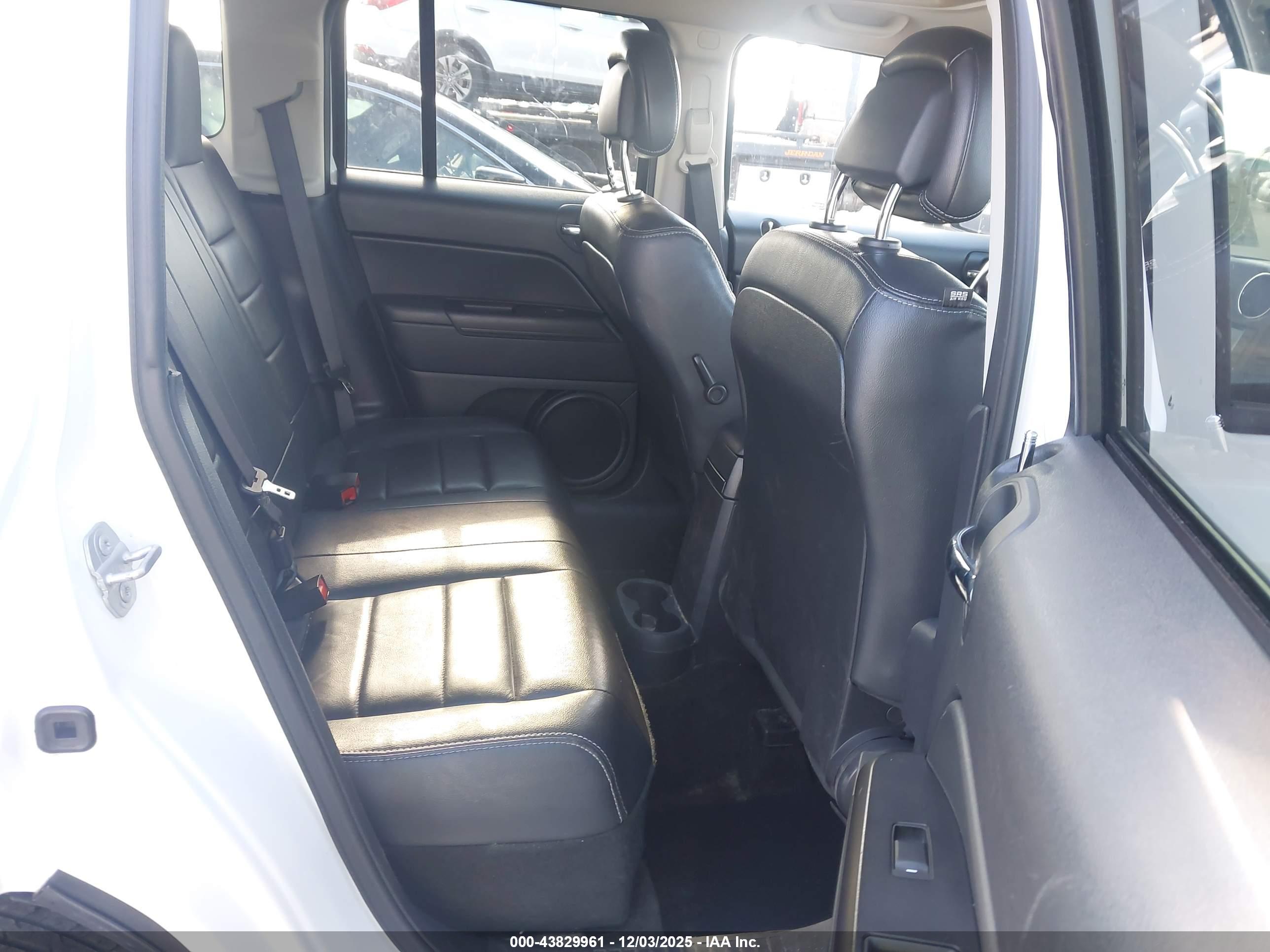 JEEP PATRIOT image 8