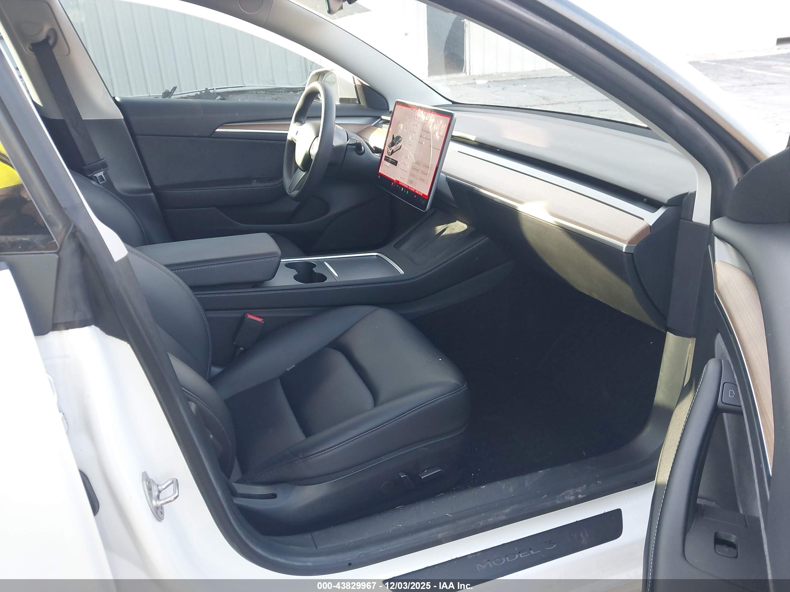 TESLA MODEL image 5