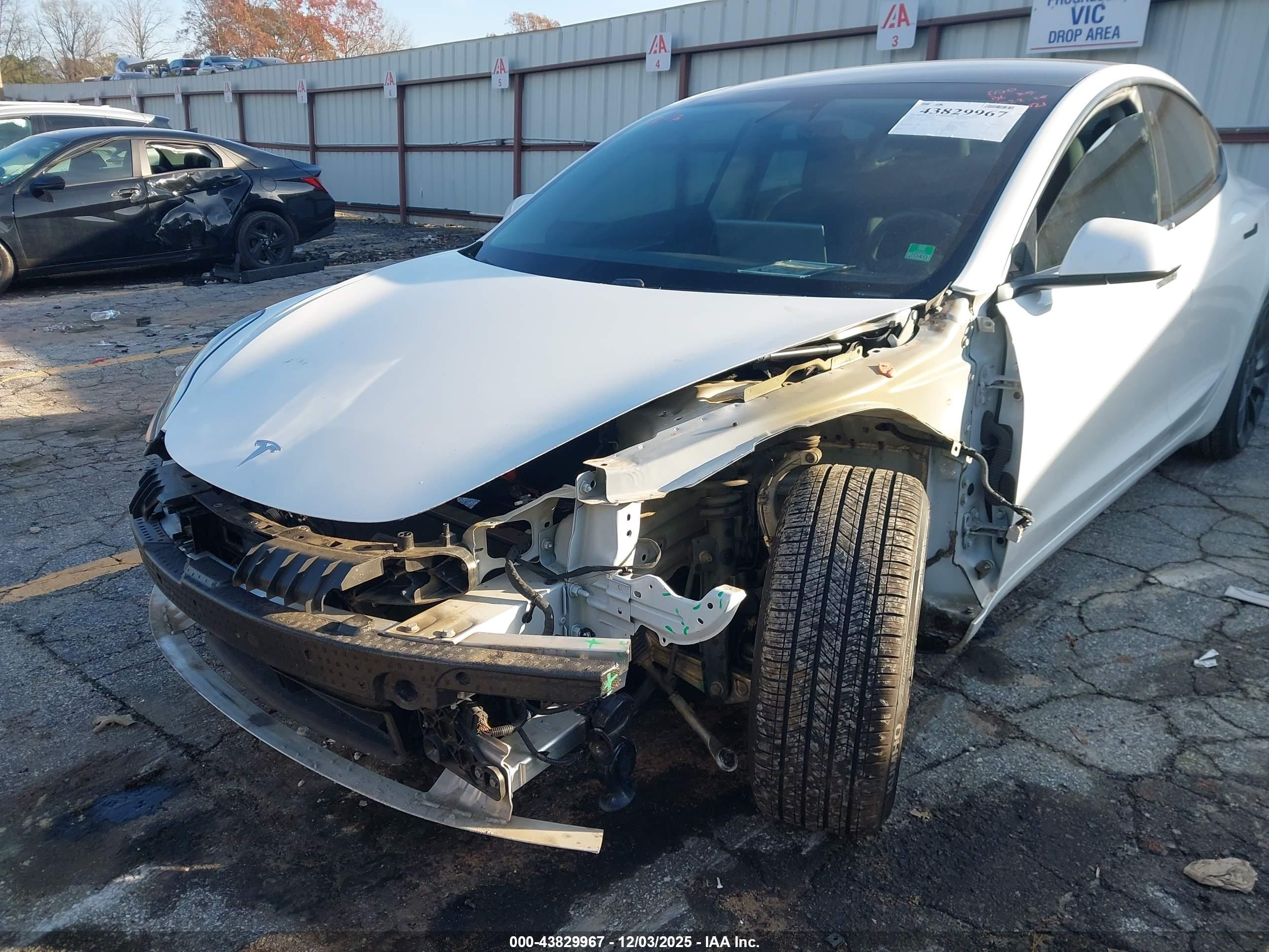 TESLA MODEL image 6