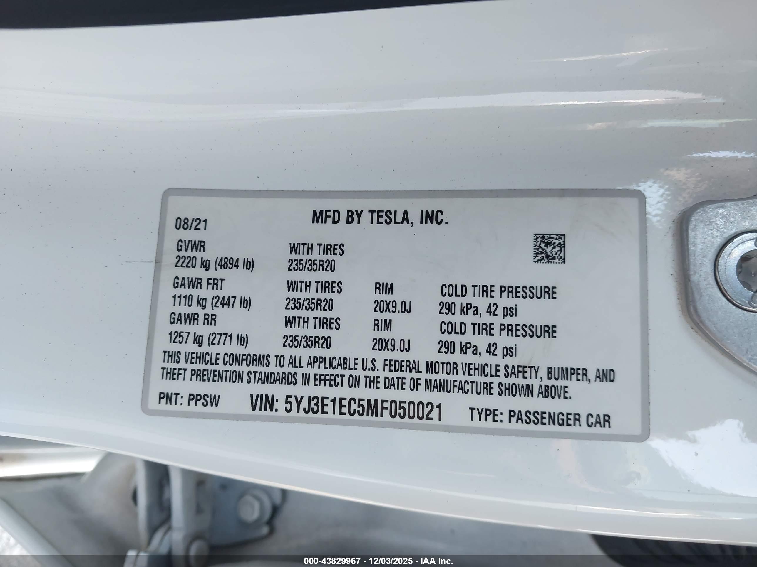 TESLA MODEL image 9