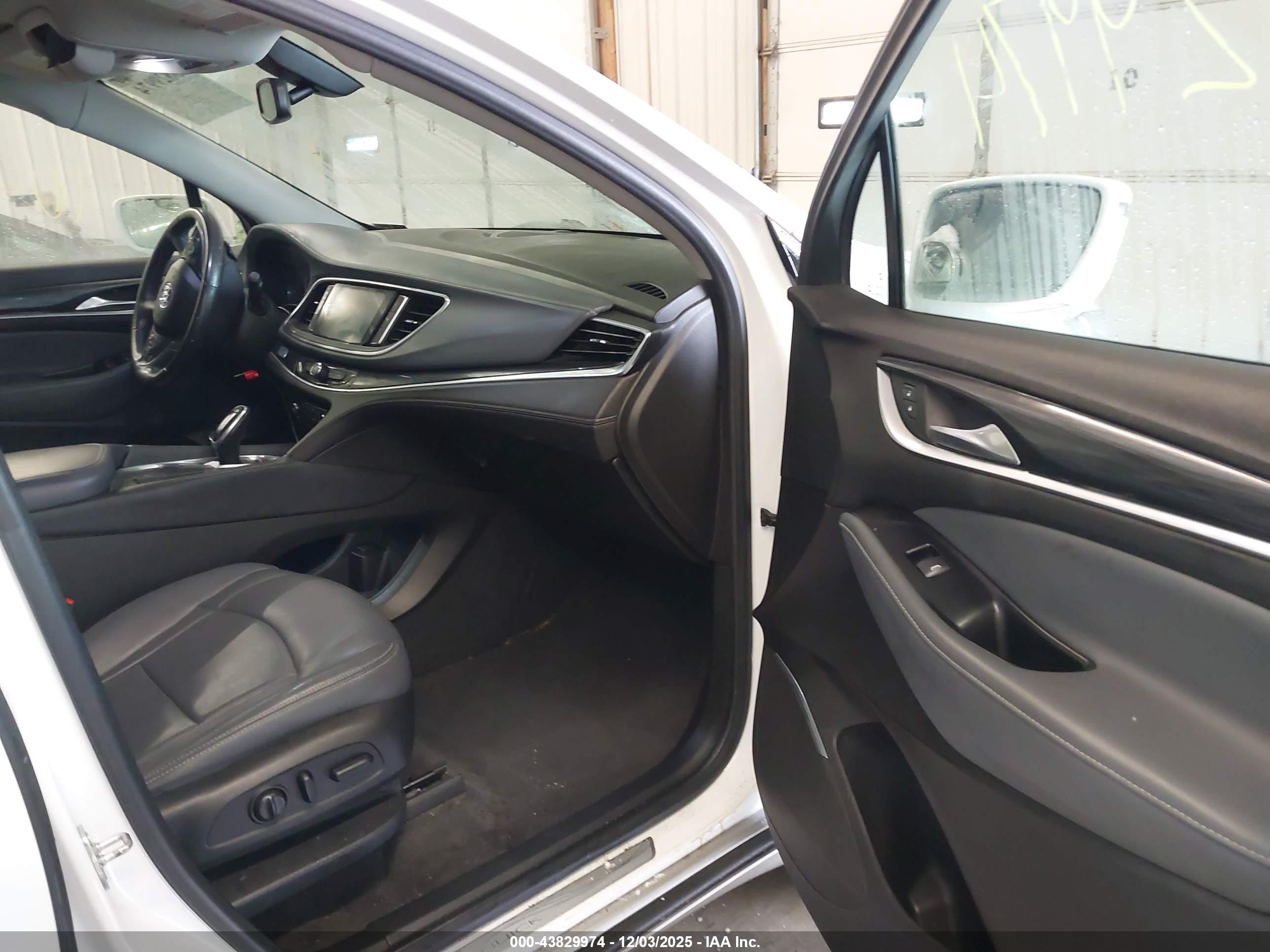 BUICK ENCLAVE image 5