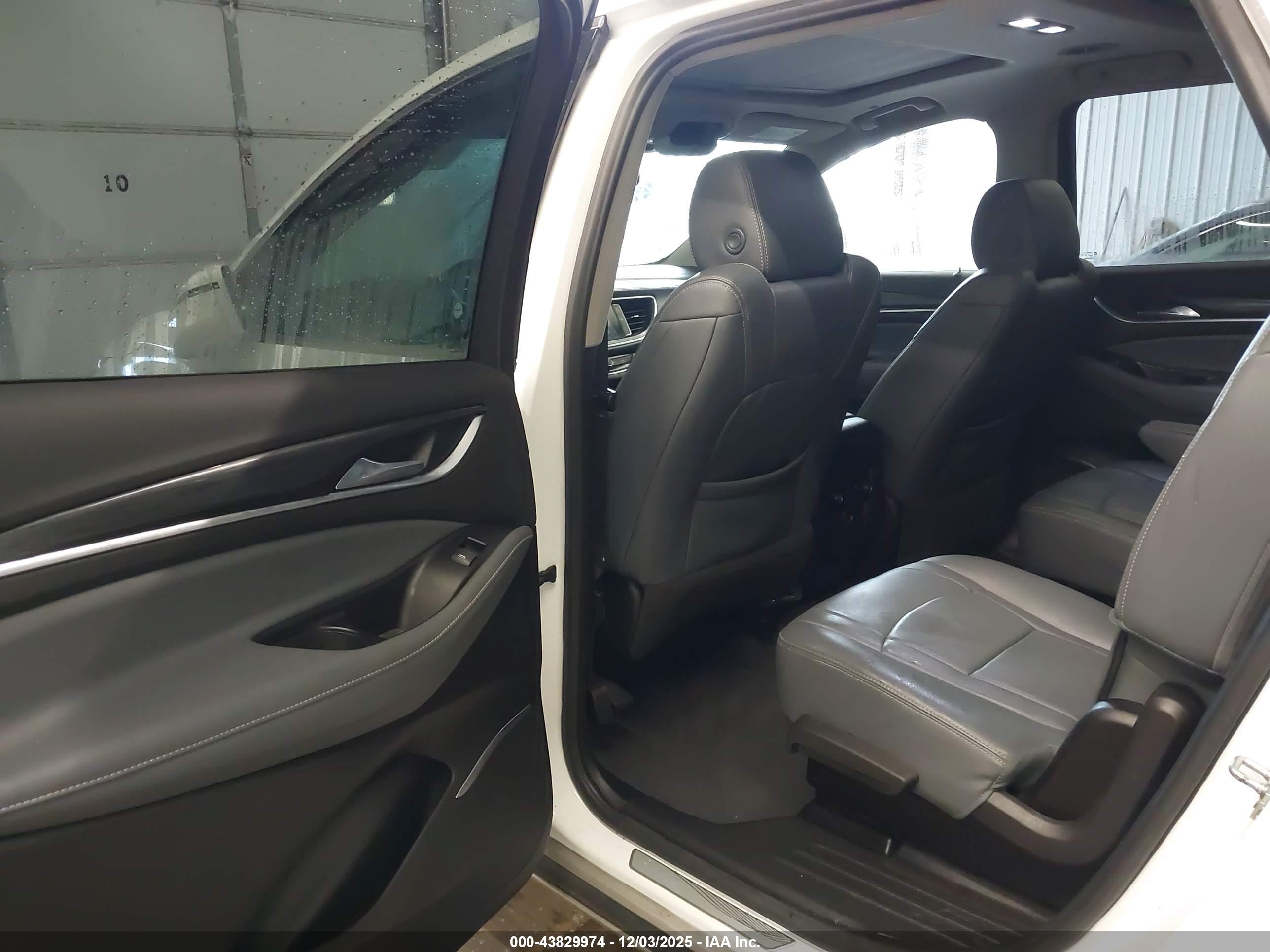BUICK ENCLAVE image 8