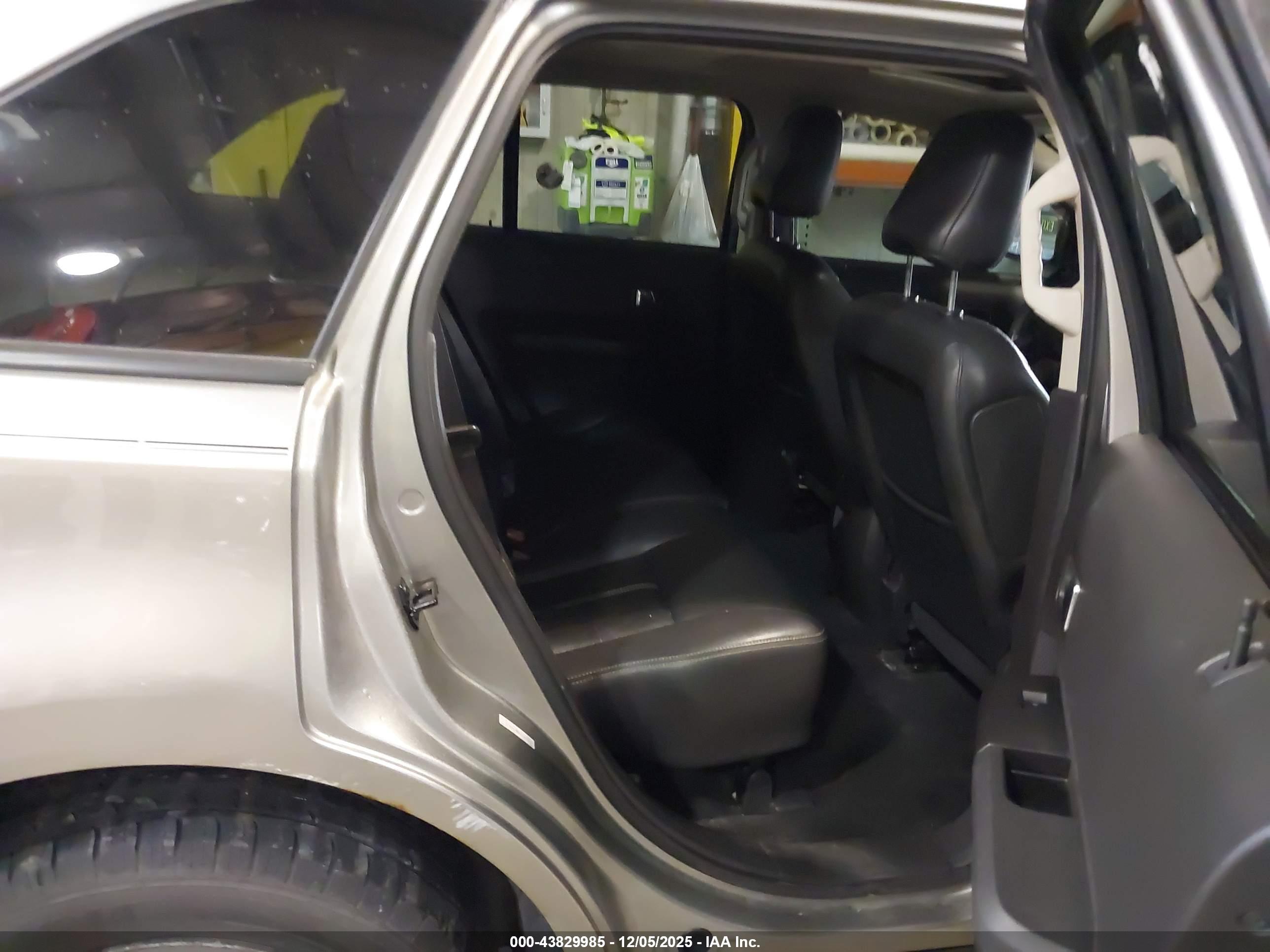 FORD EDGE image 8