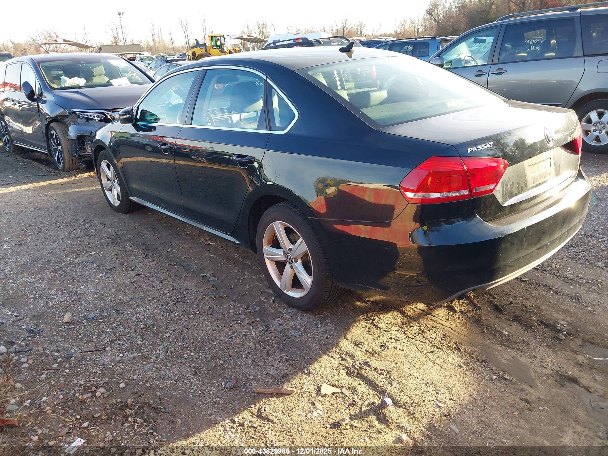 VOLKSWAGEN PASSAT image 3