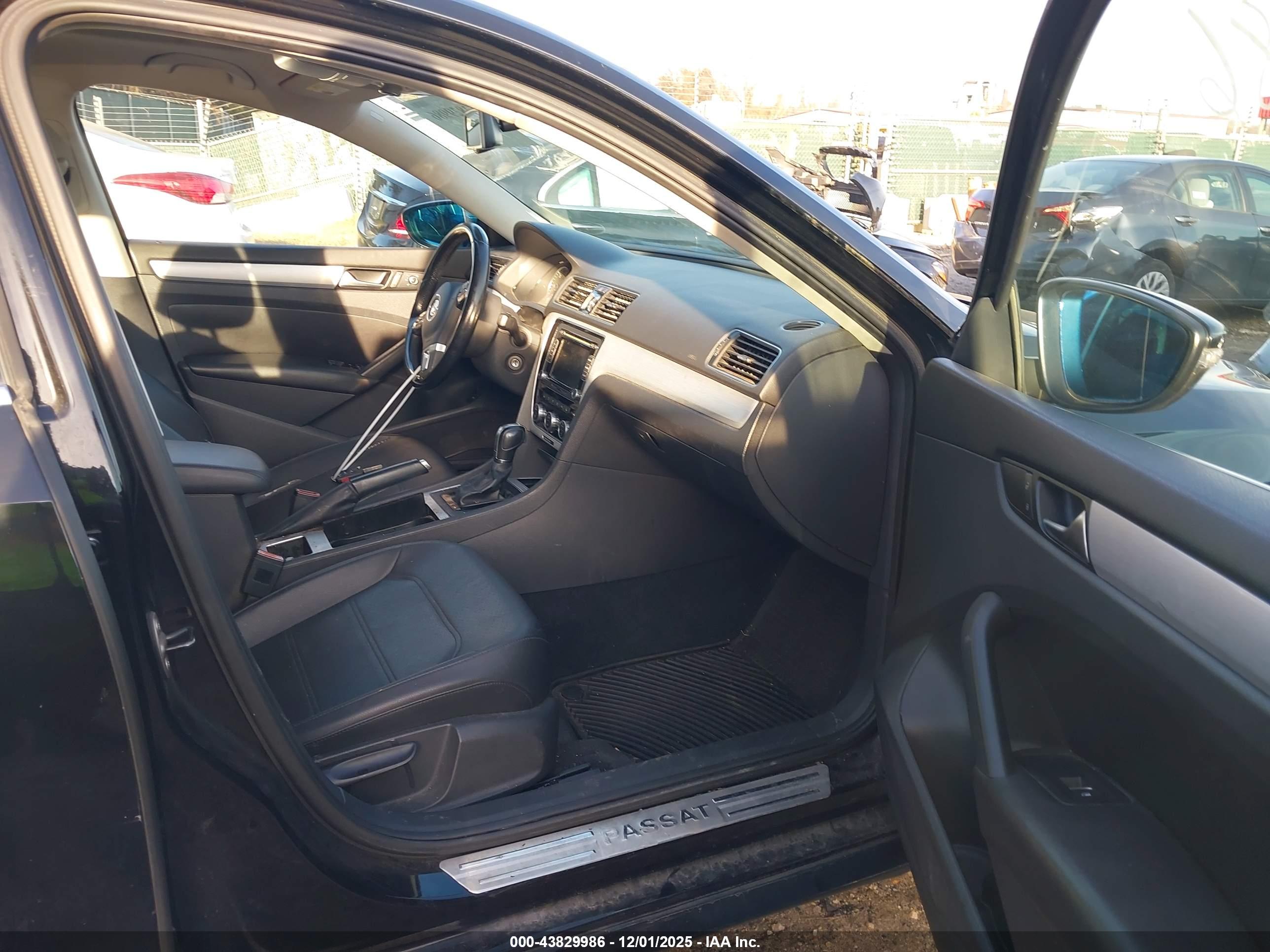 VOLKSWAGEN PASSAT image 5