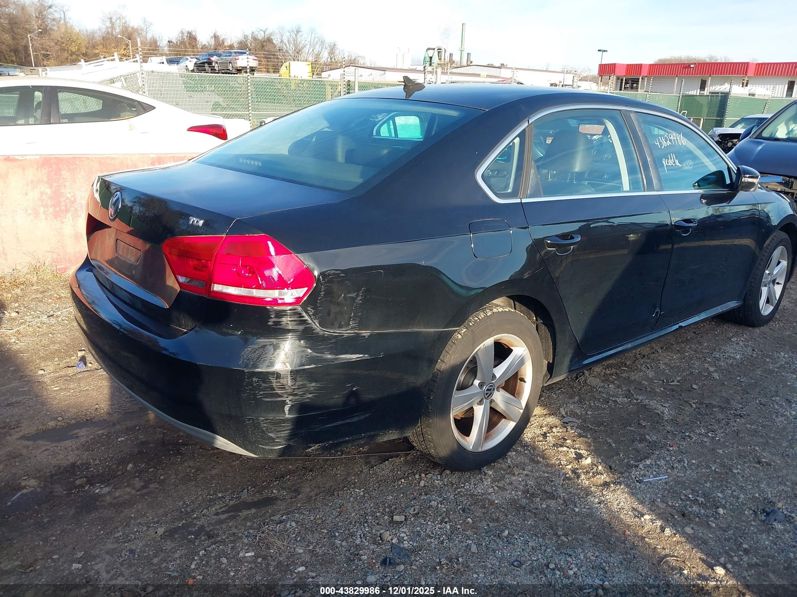 VOLKSWAGEN PASSAT image 6