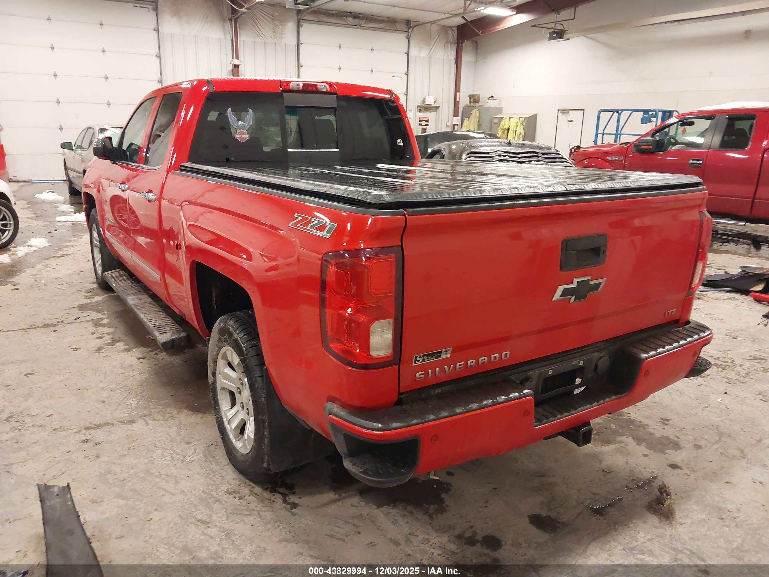 CHEVROLET SILVERADO image 3