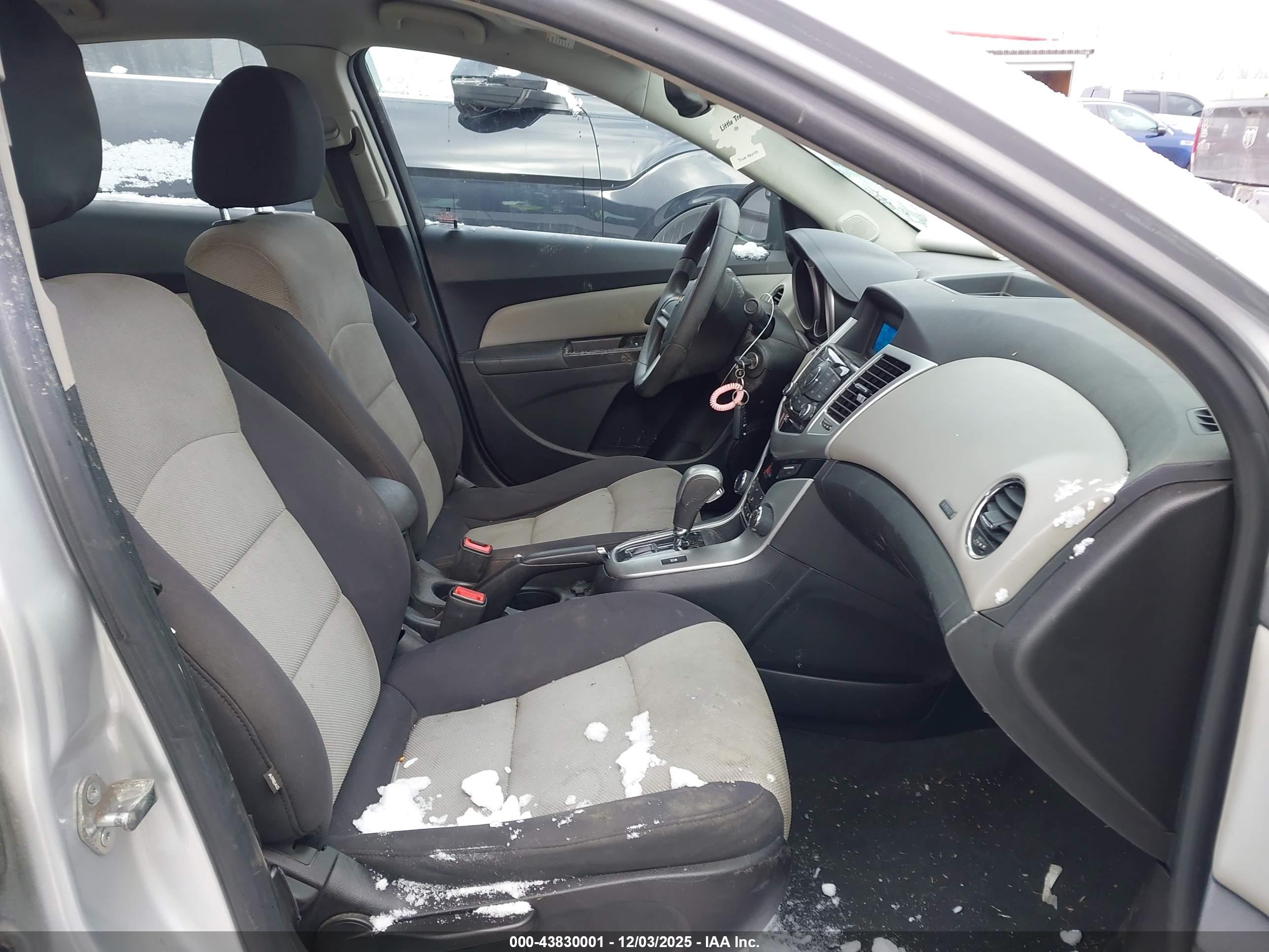 CHEVROLET CRUZE image 5