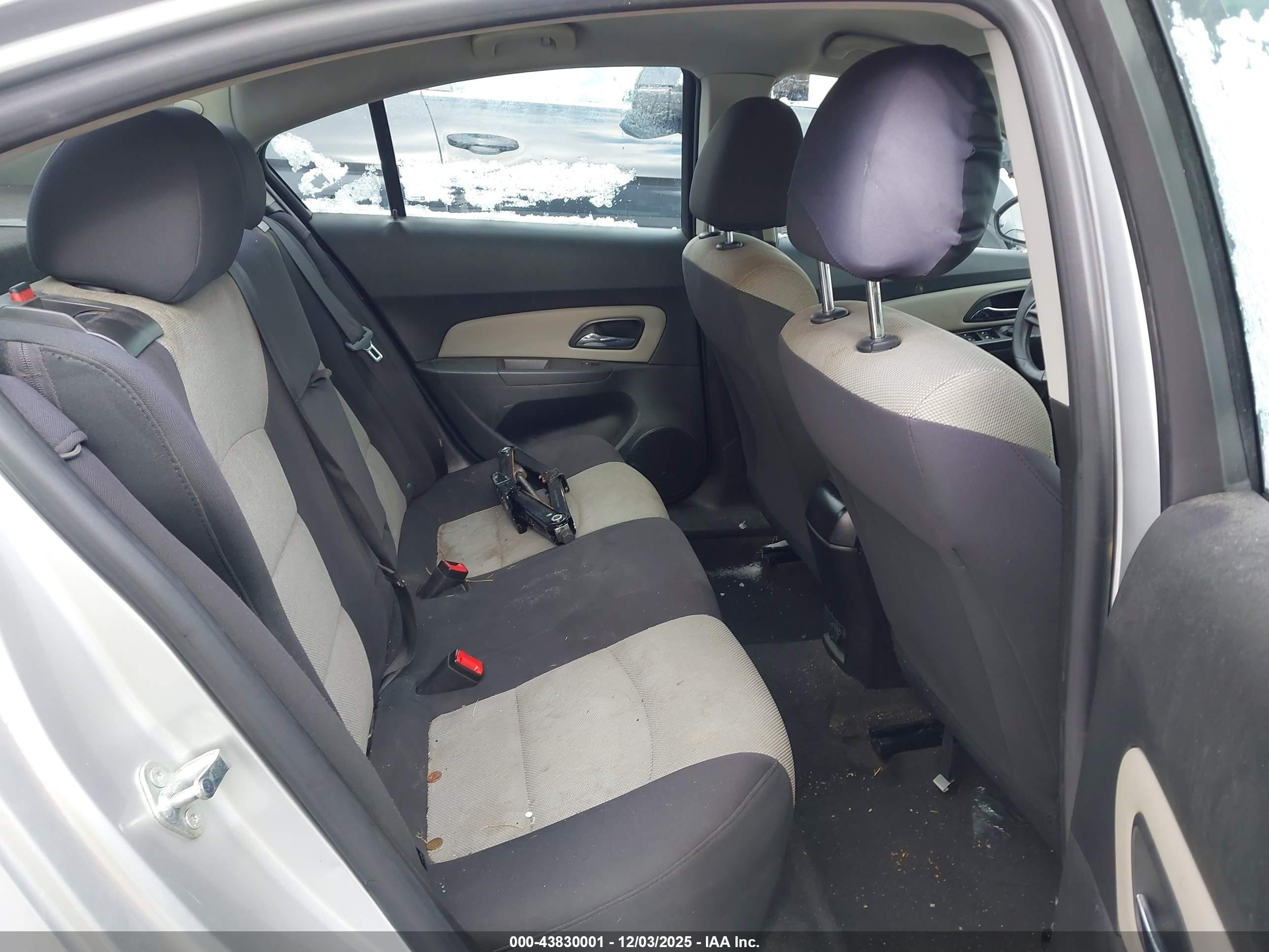 CHEVROLET CRUZE image 8