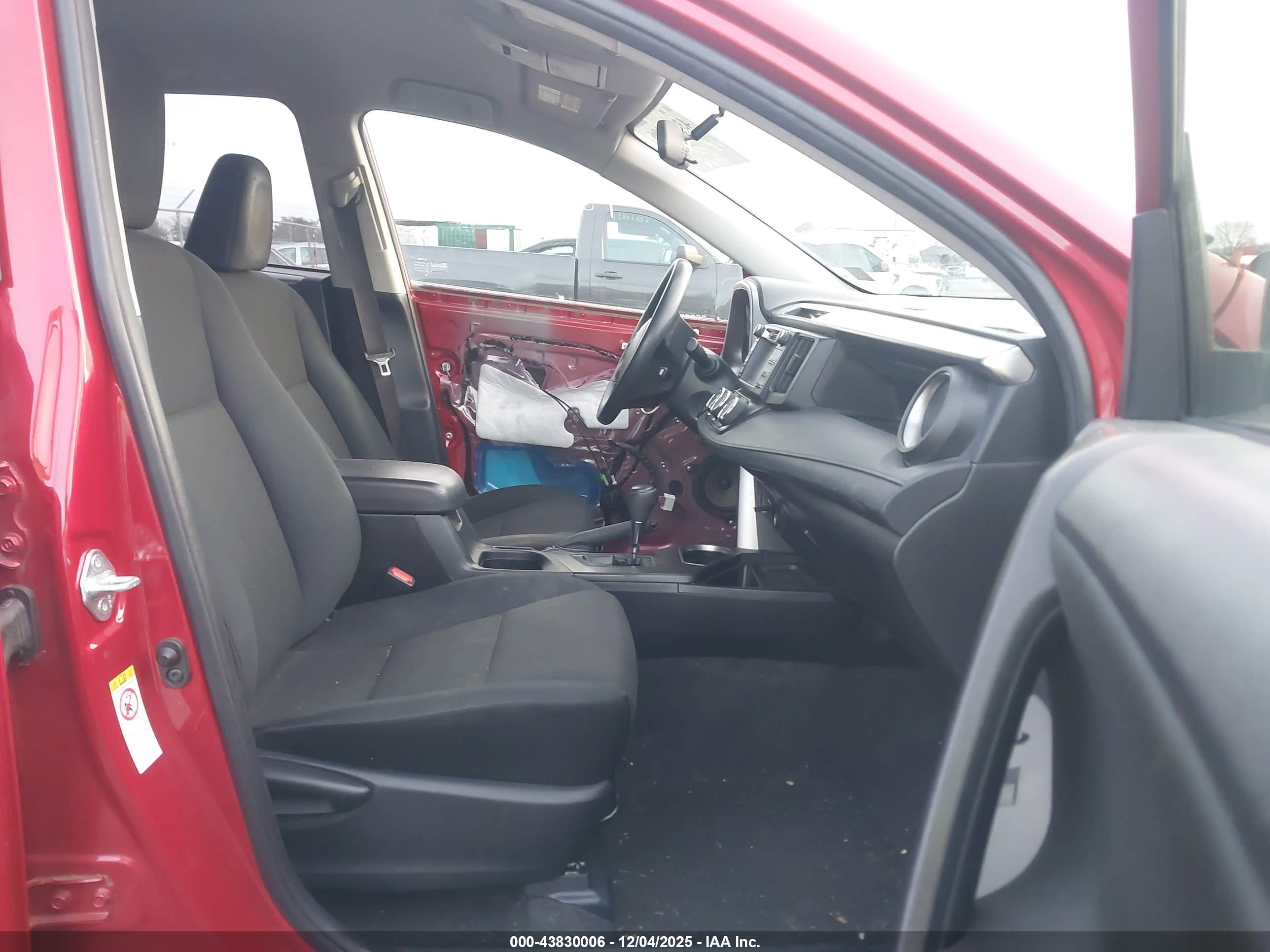 TOYOTA RAV4 image 5