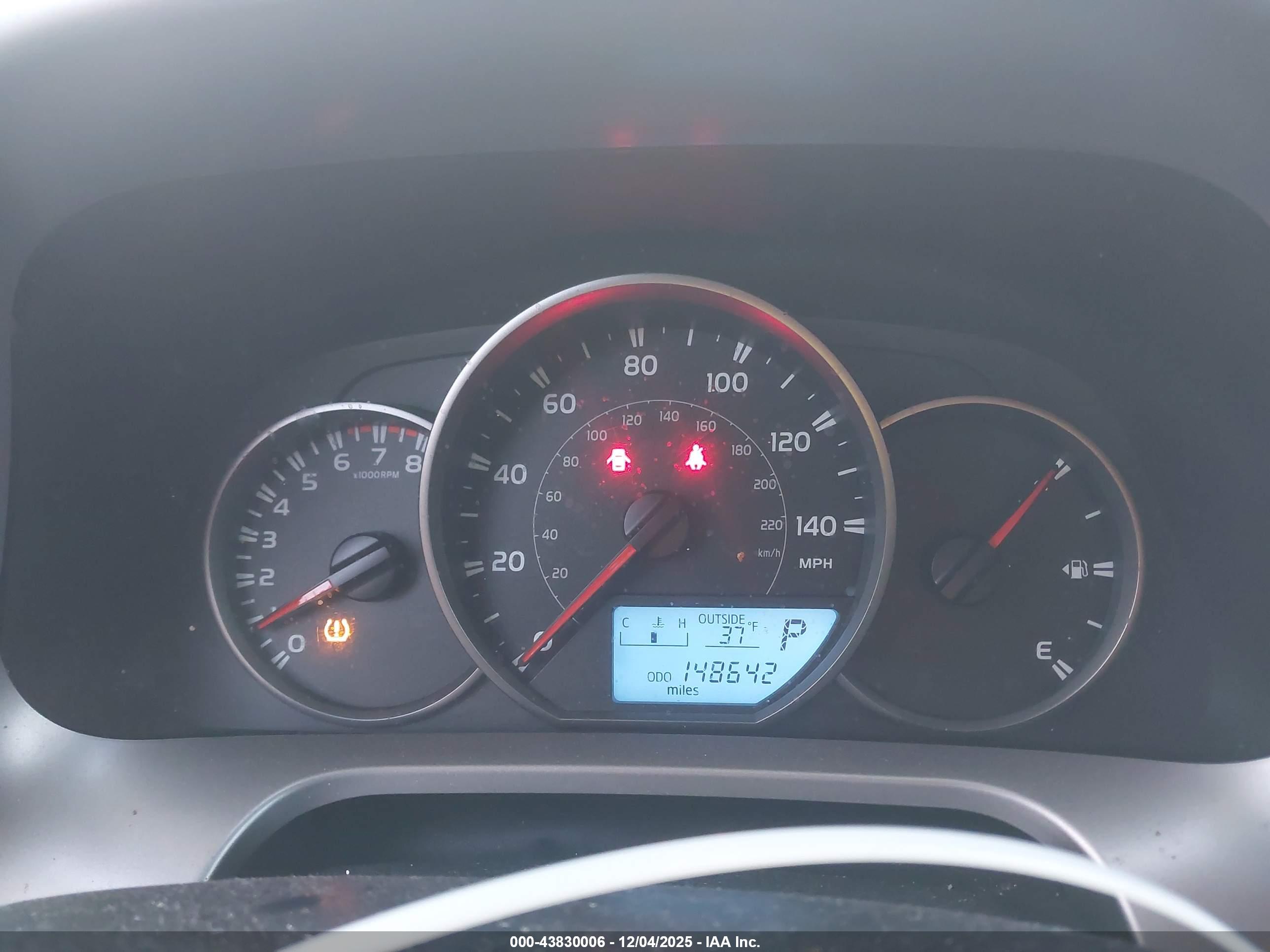 TOYOTA RAV4 image 7