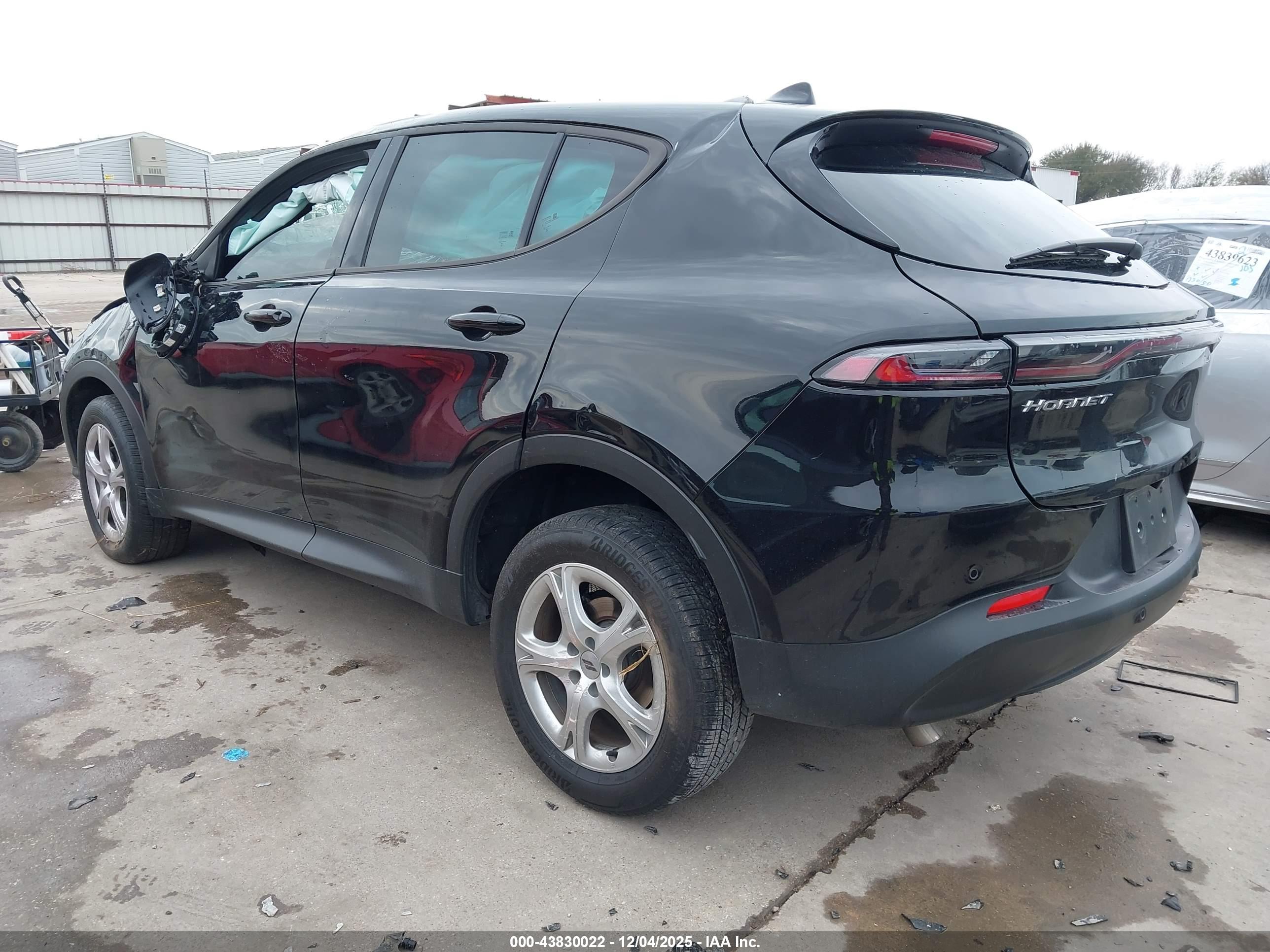 DODGE HORNET image 3