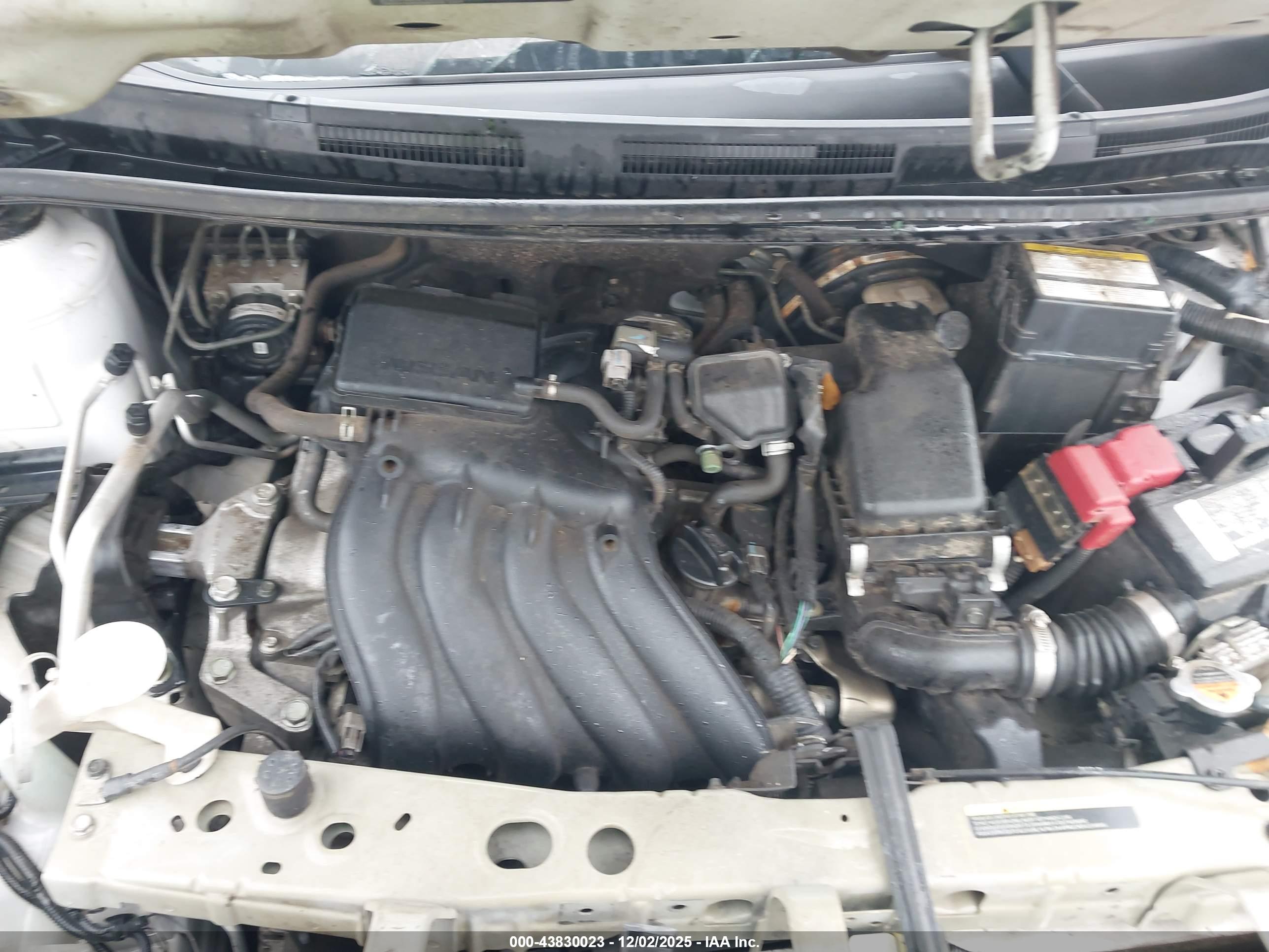 NISSAN VERSA image 10