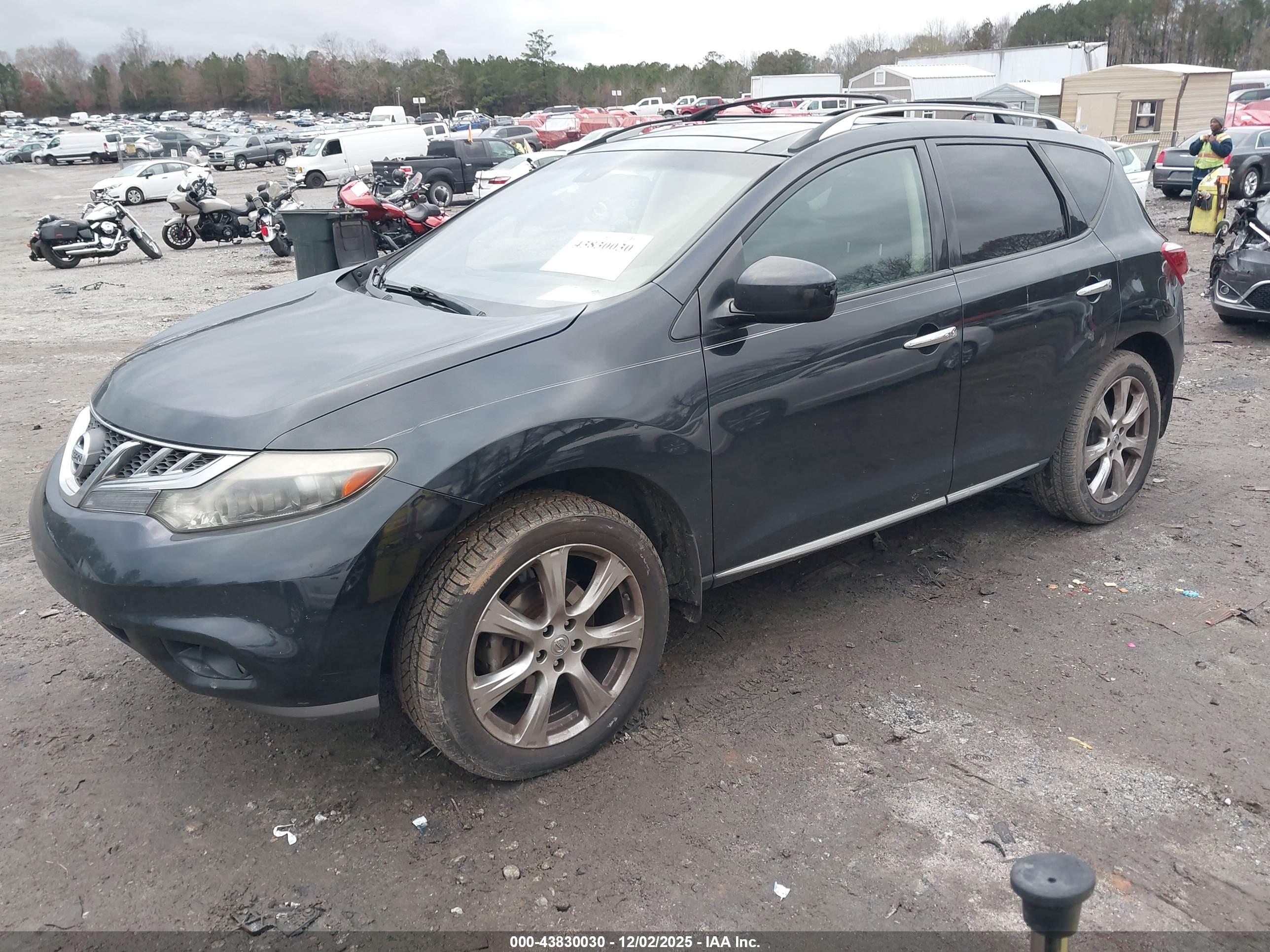 NISSAN MURANO image 2