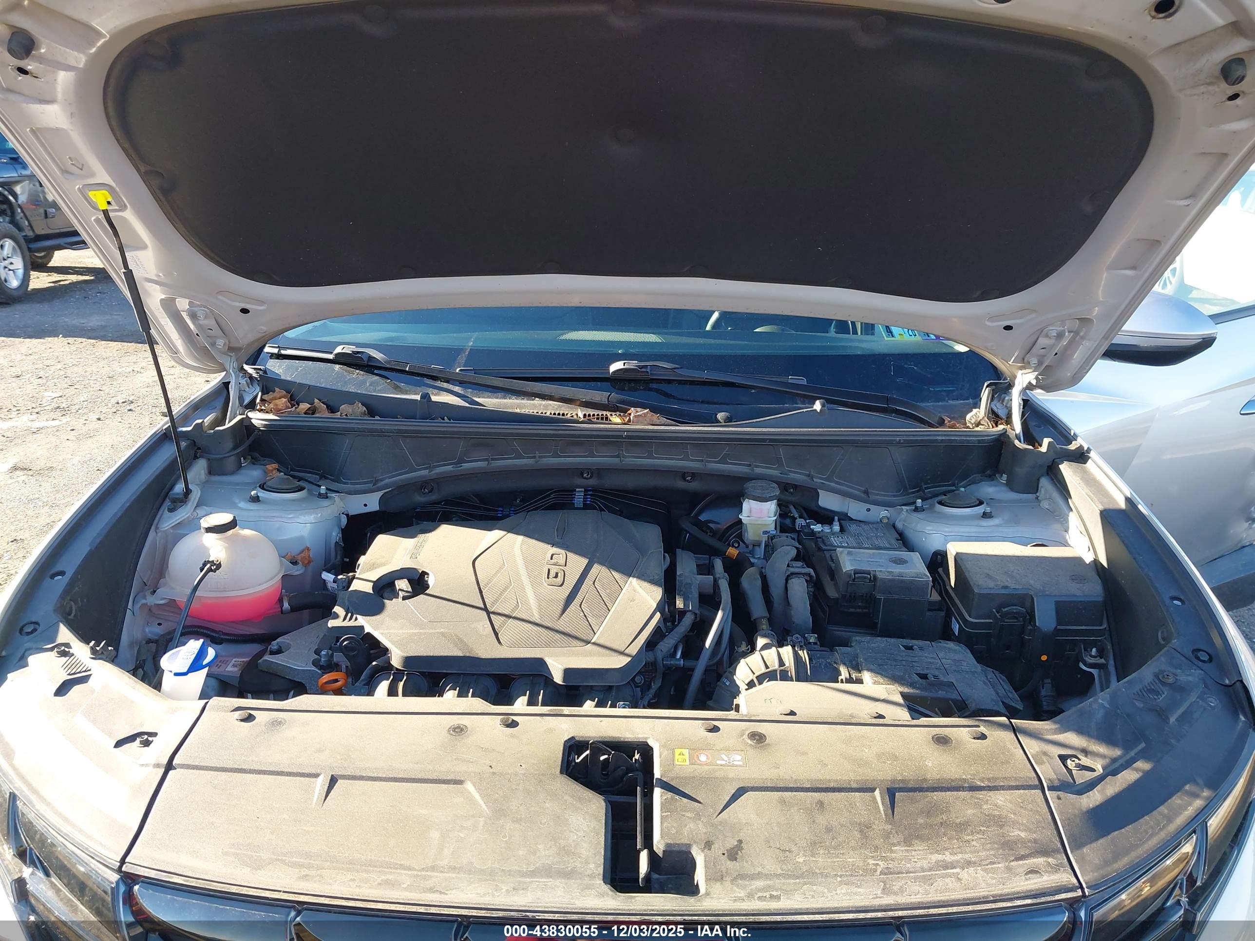 HYUNDAI TUCSON image 10