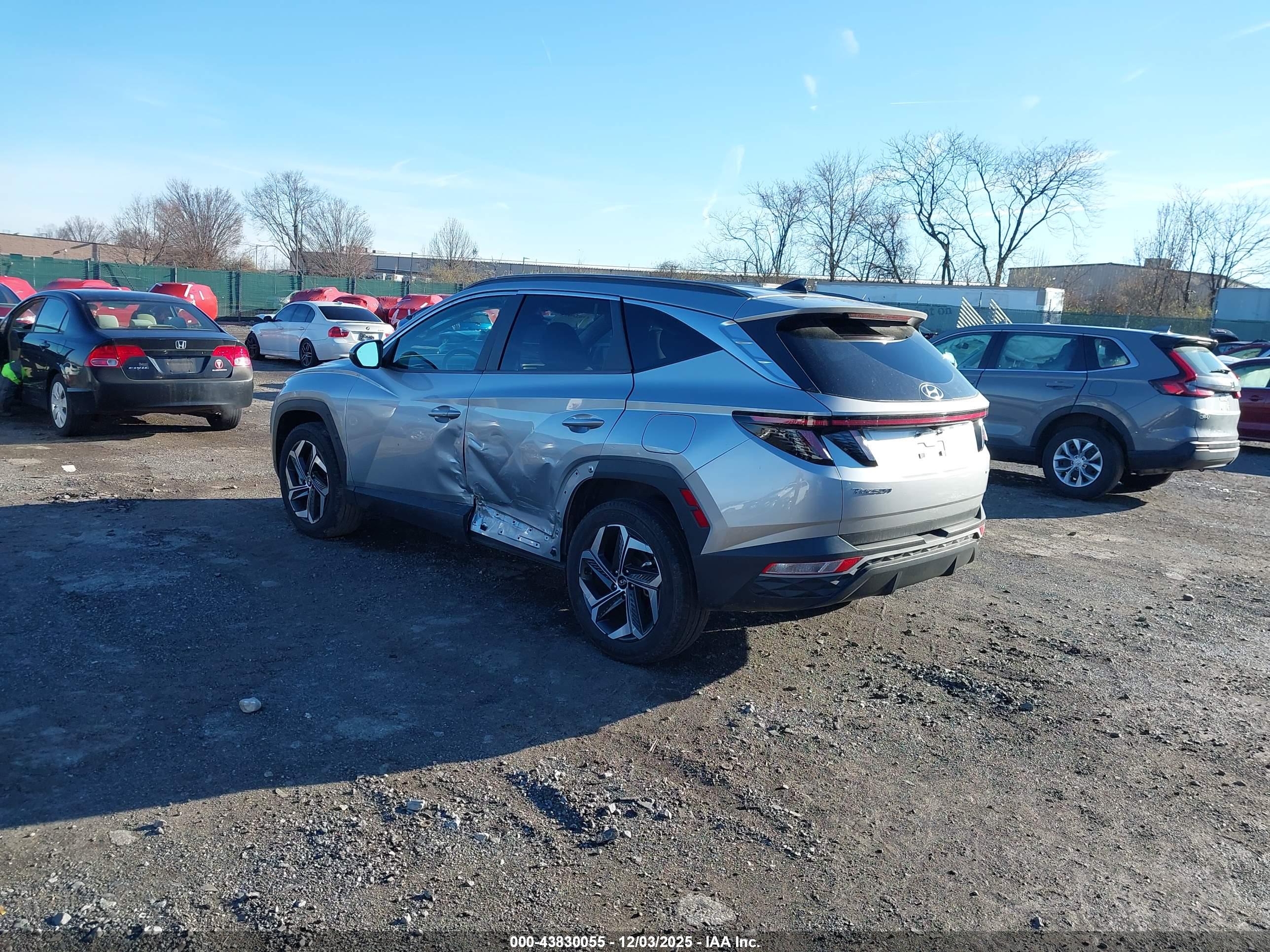 HYUNDAI TUCSON image 3