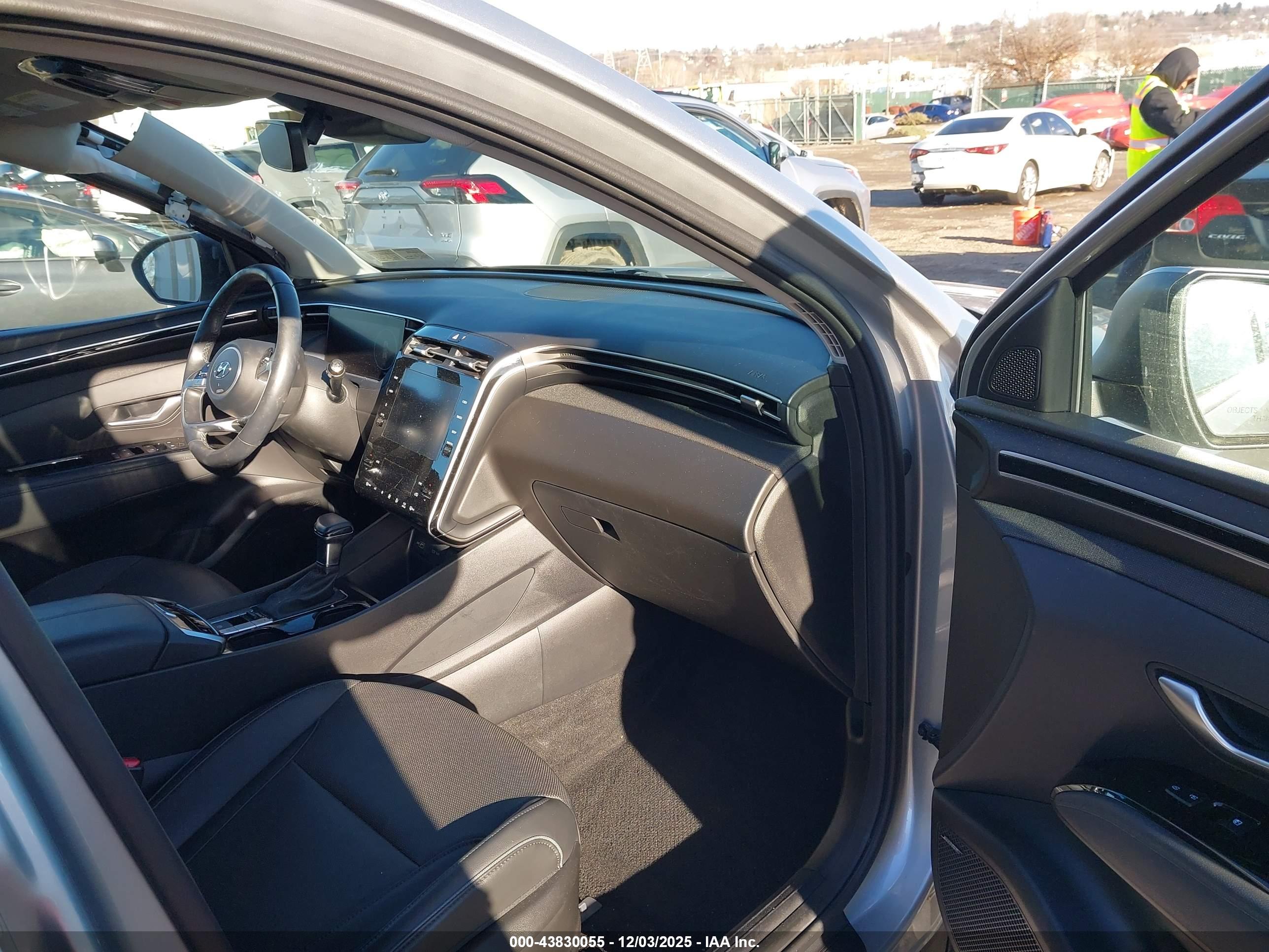 HYUNDAI TUCSON image 5