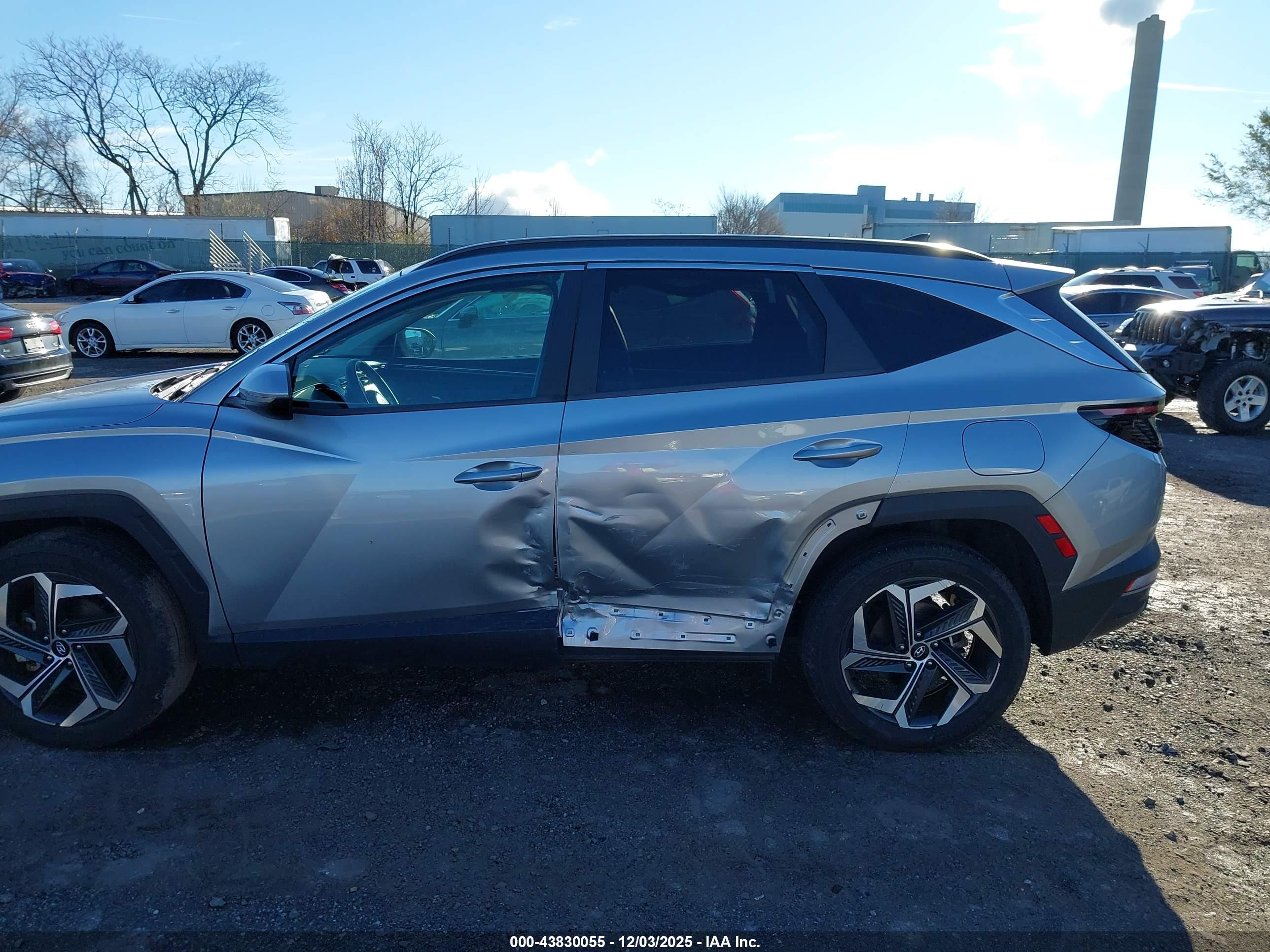 HYUNDAI TUCSON image 6