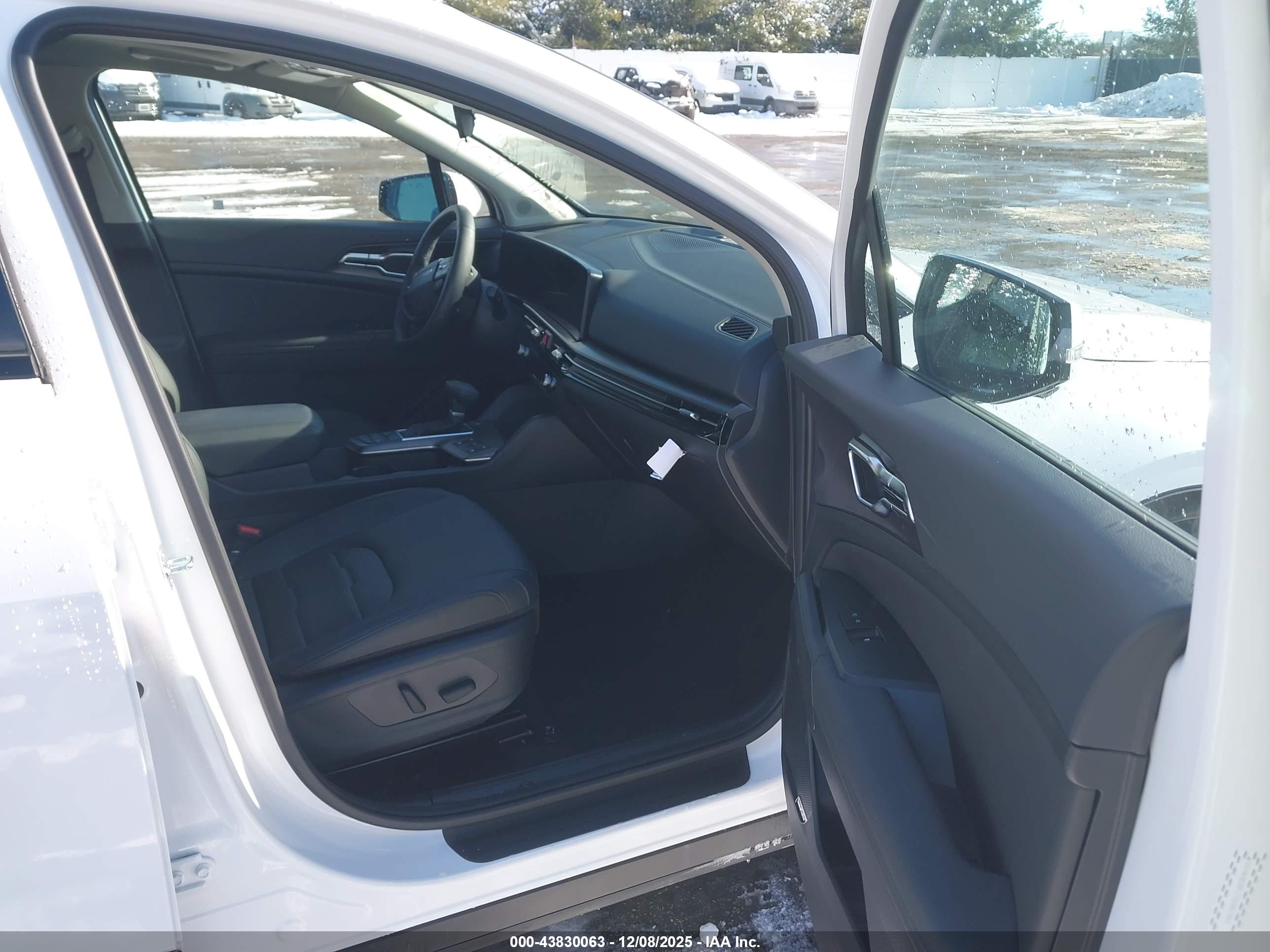 KIA SPORTAGE image 5