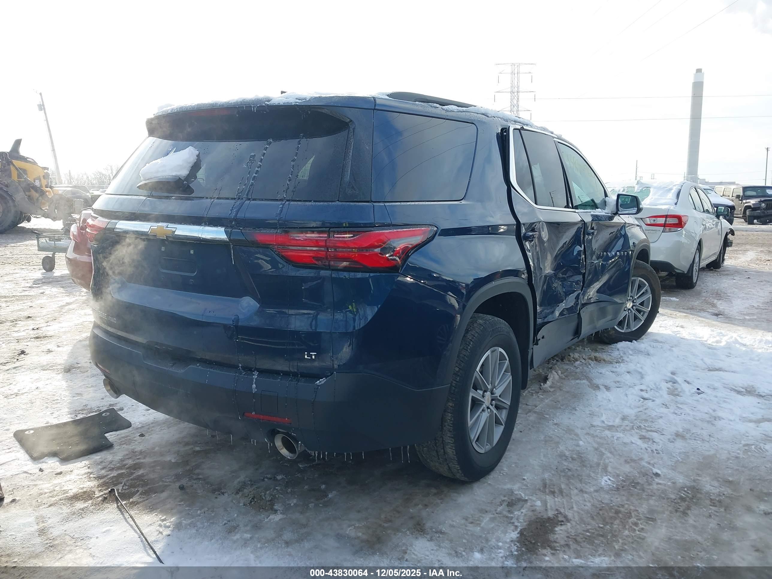 CHEVROLET TRAVERSE image 4