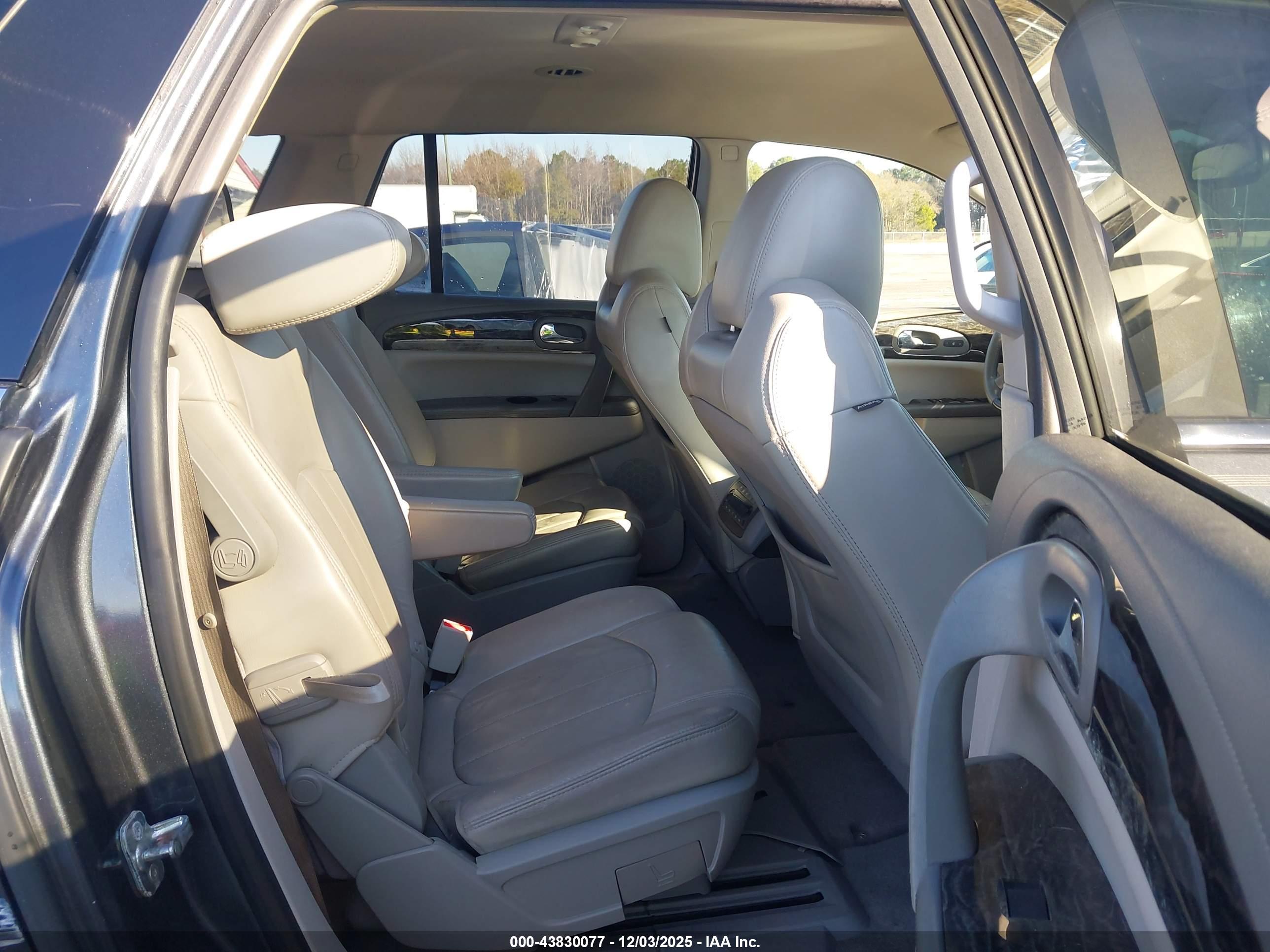 BUICK ENCLAVE image 8