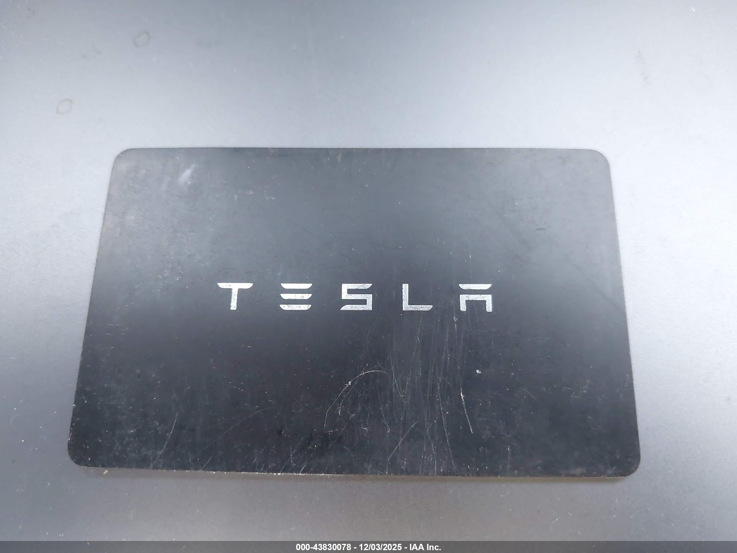 TESLA MODEL image 11
