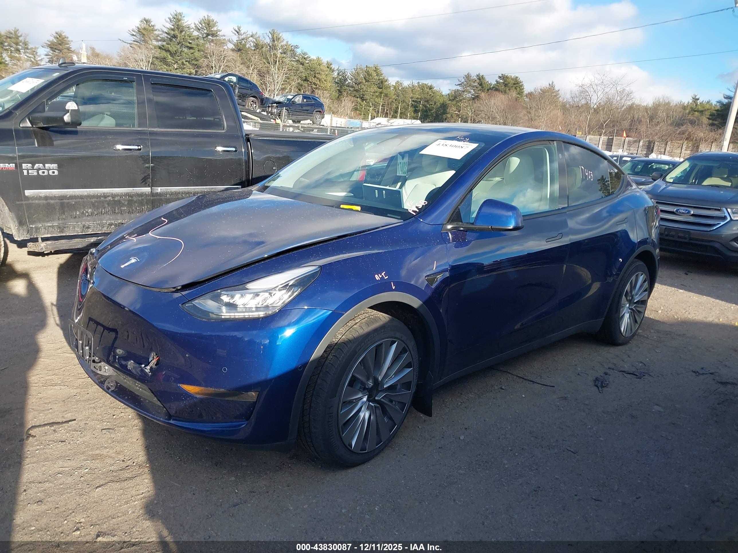 TESLA MODEL image 2