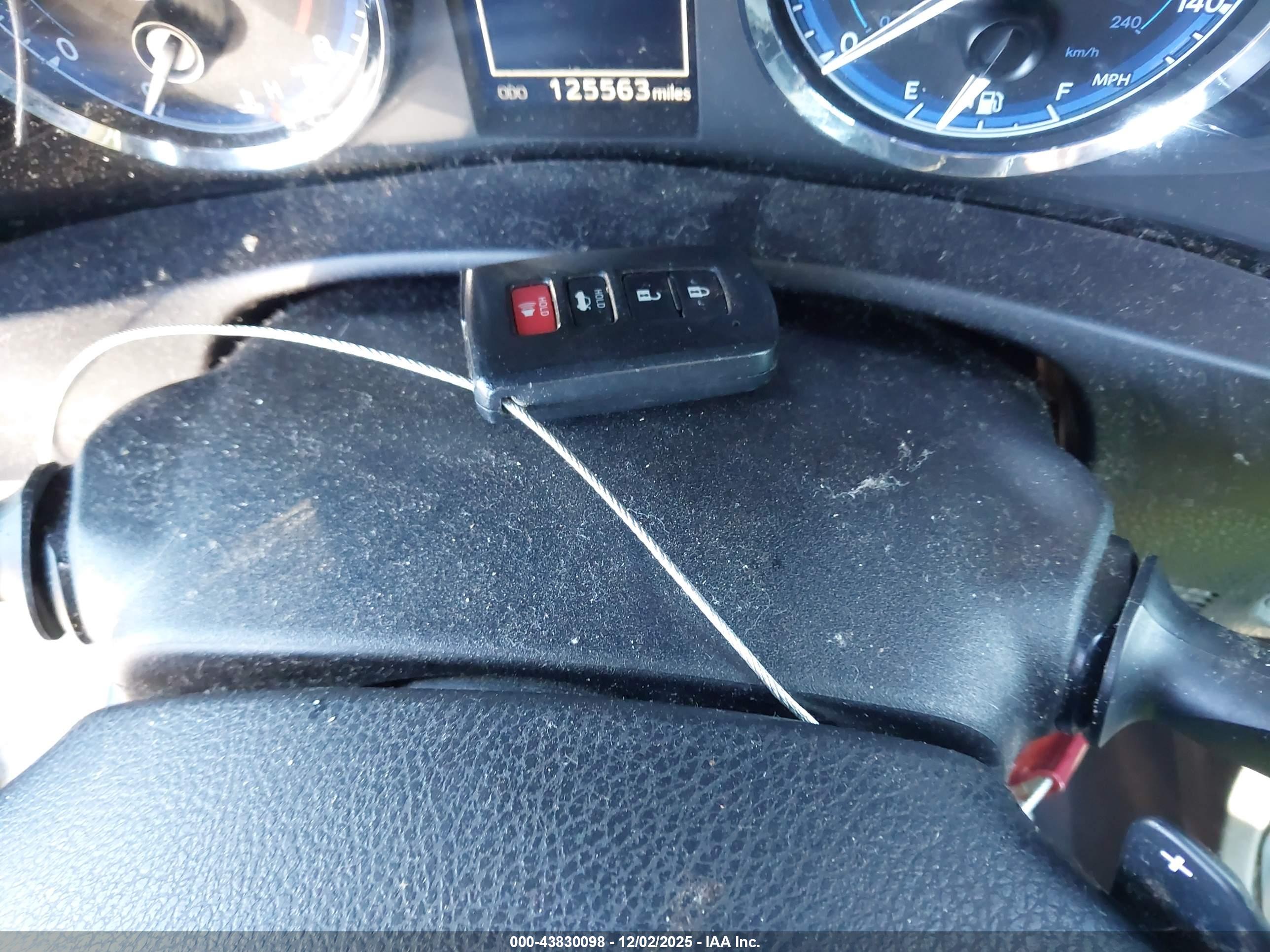 TOYOTA COROLLA image 11