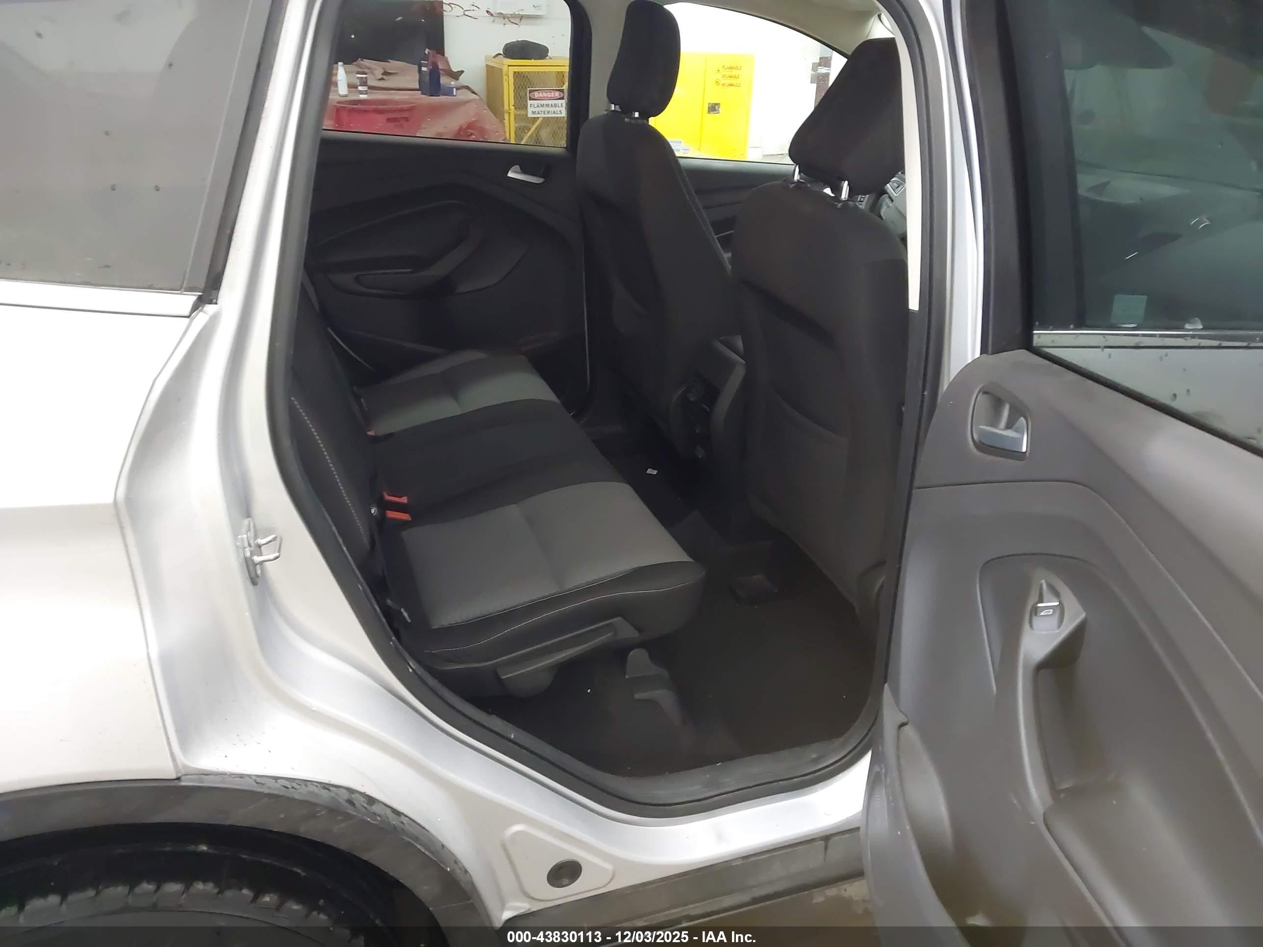 FORD ESCAPE image 8