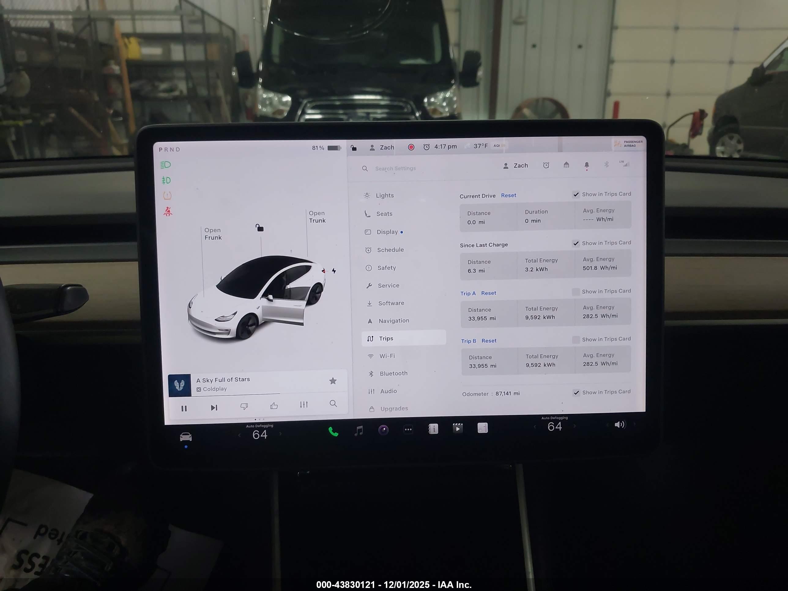 TESLA MODEL image 7