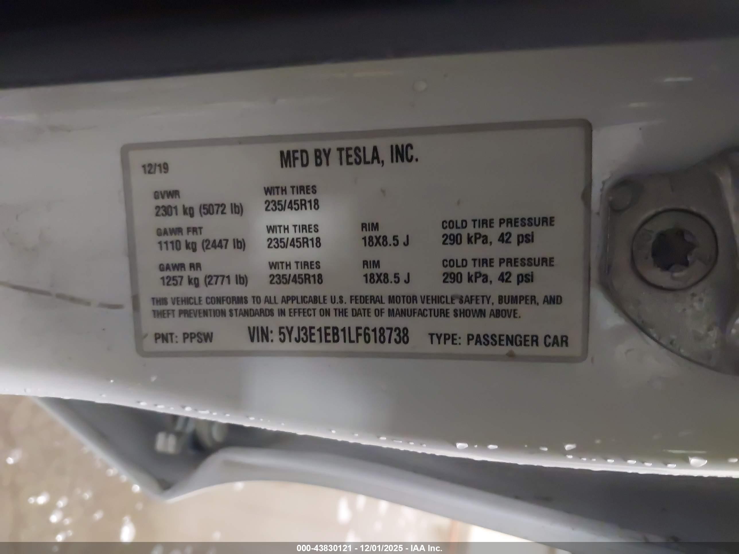 TESLA MODEL image 9