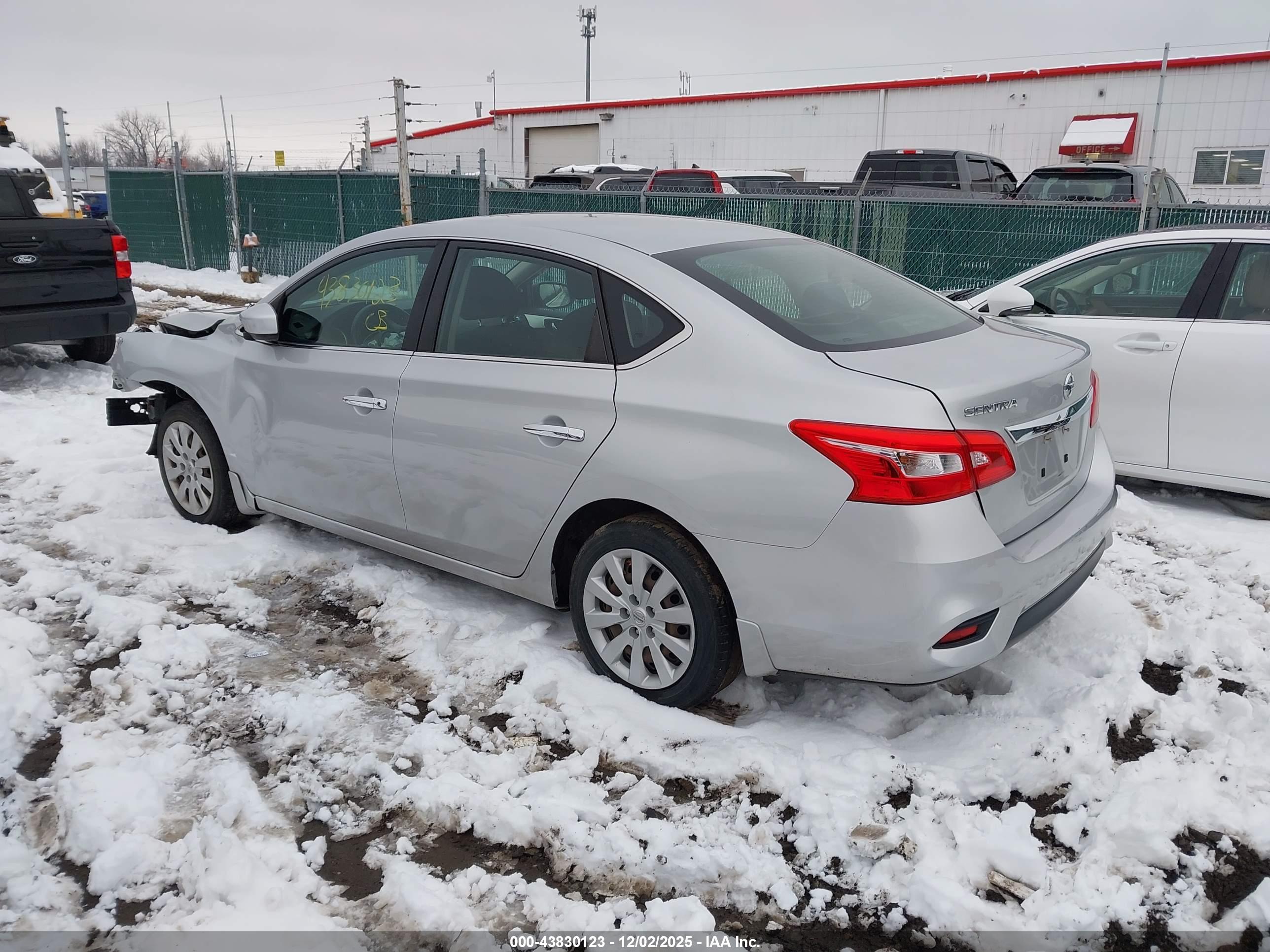 NISSAN SENTRA image 3