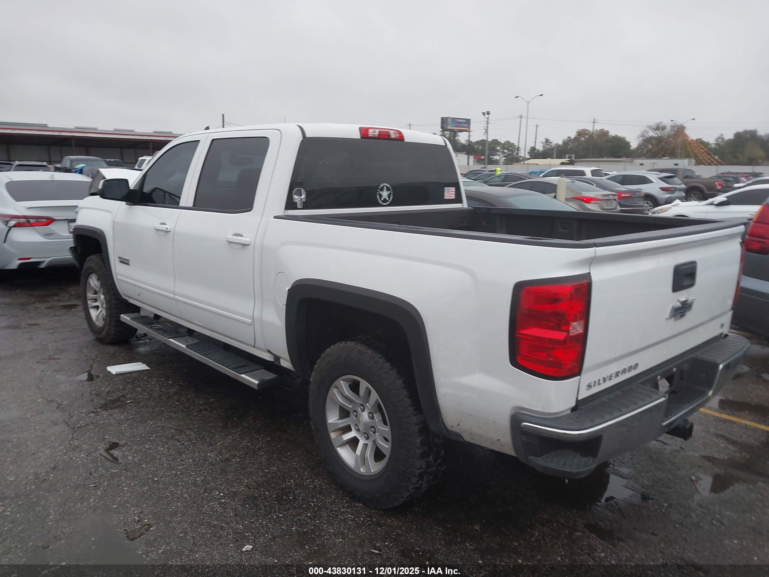 CHEVROLET SILVERADO image 3