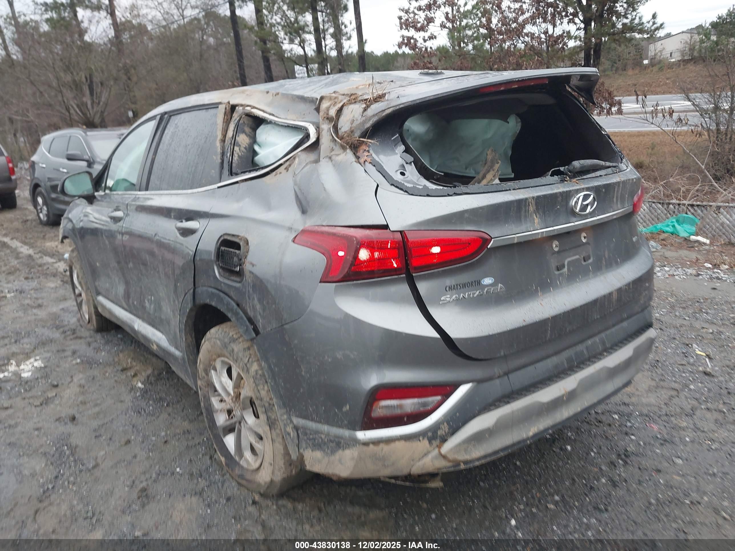 HYUNDAI SANTA image 3