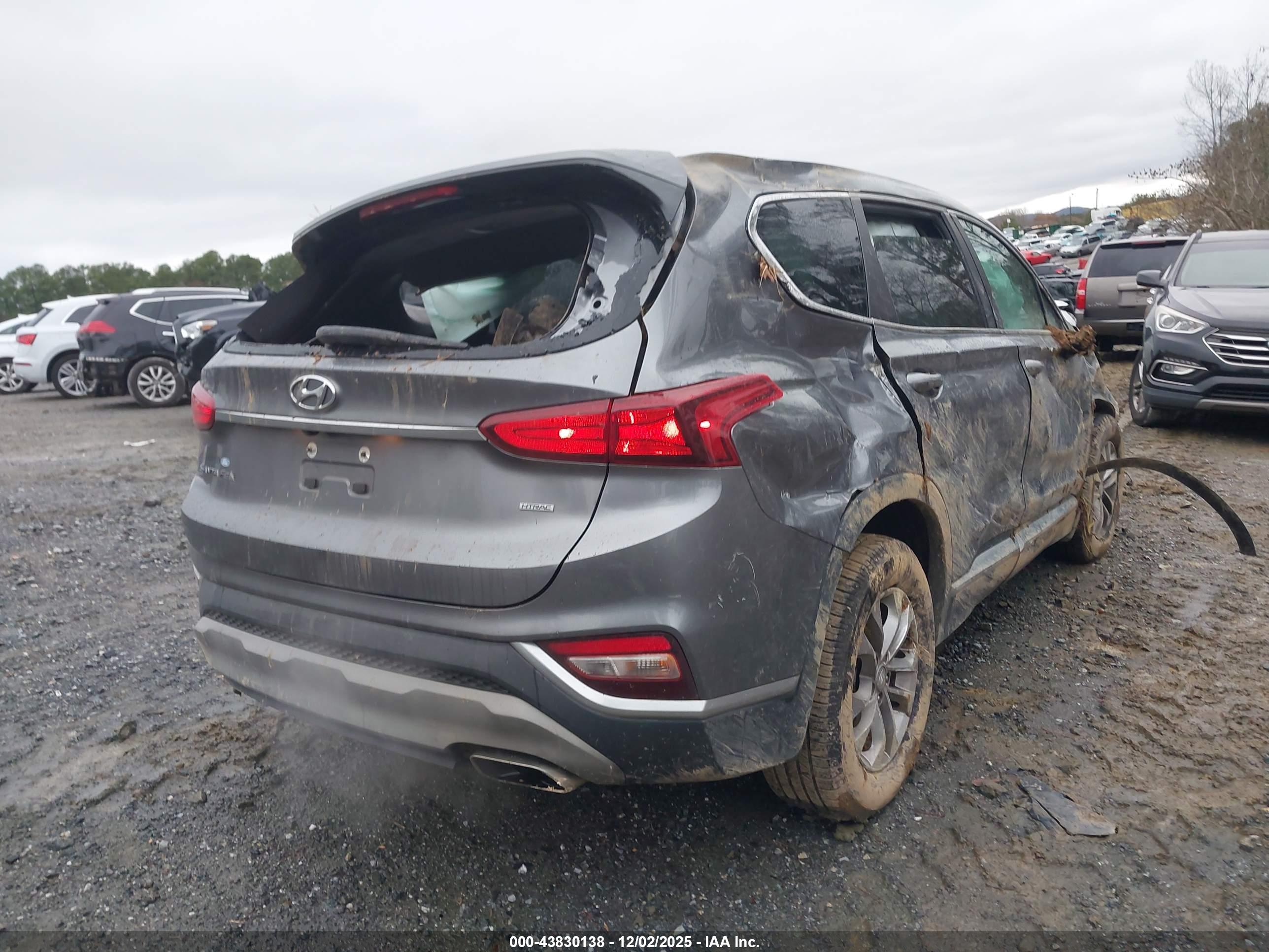 HYUNDAI SANTA image 4