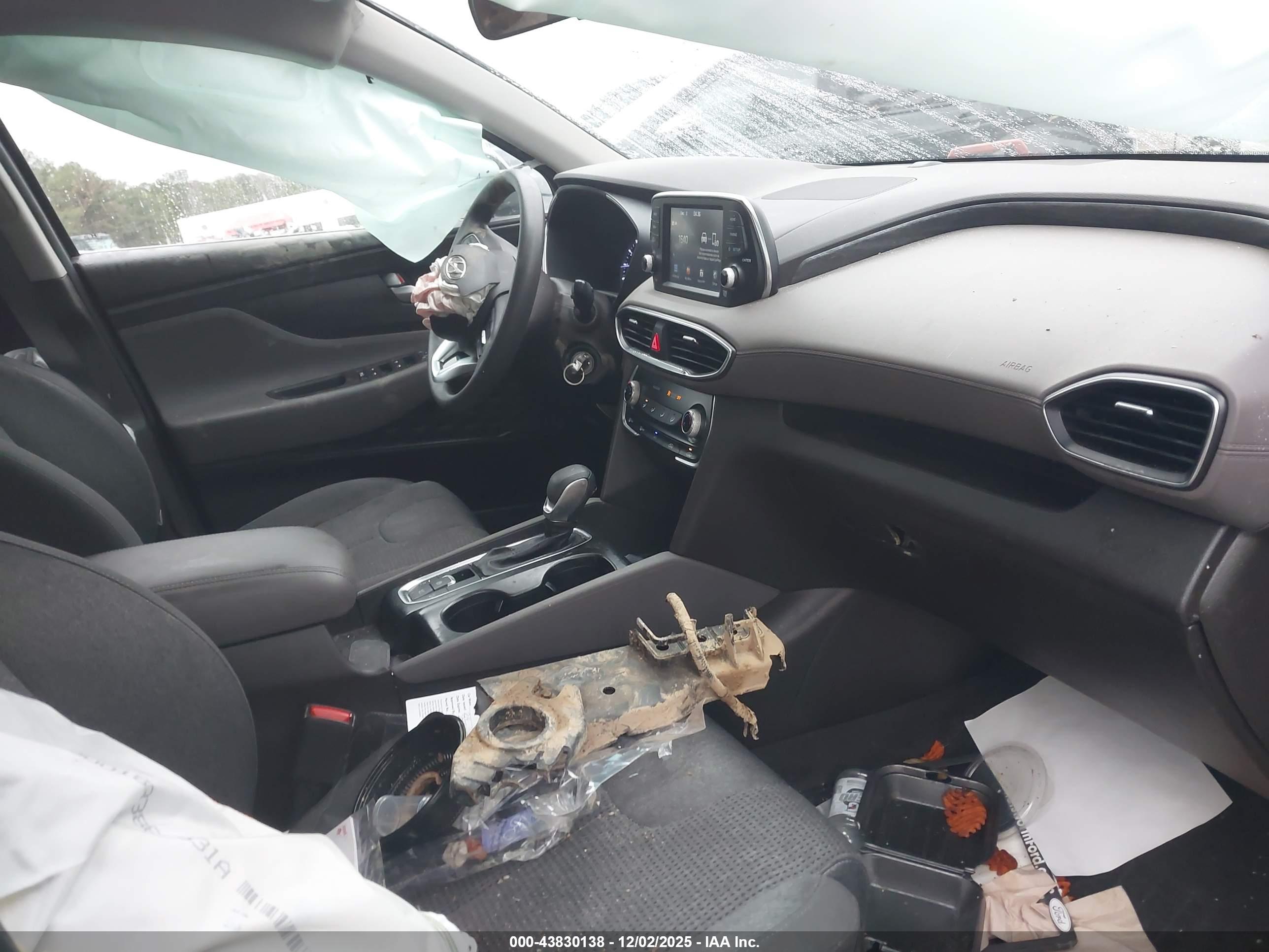 HYUNDAI SANTA image 5