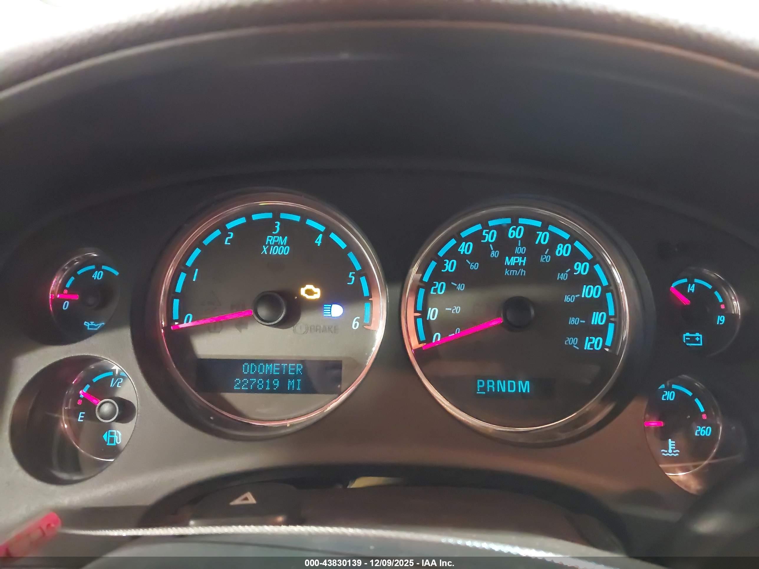 GMC YUKON image 7