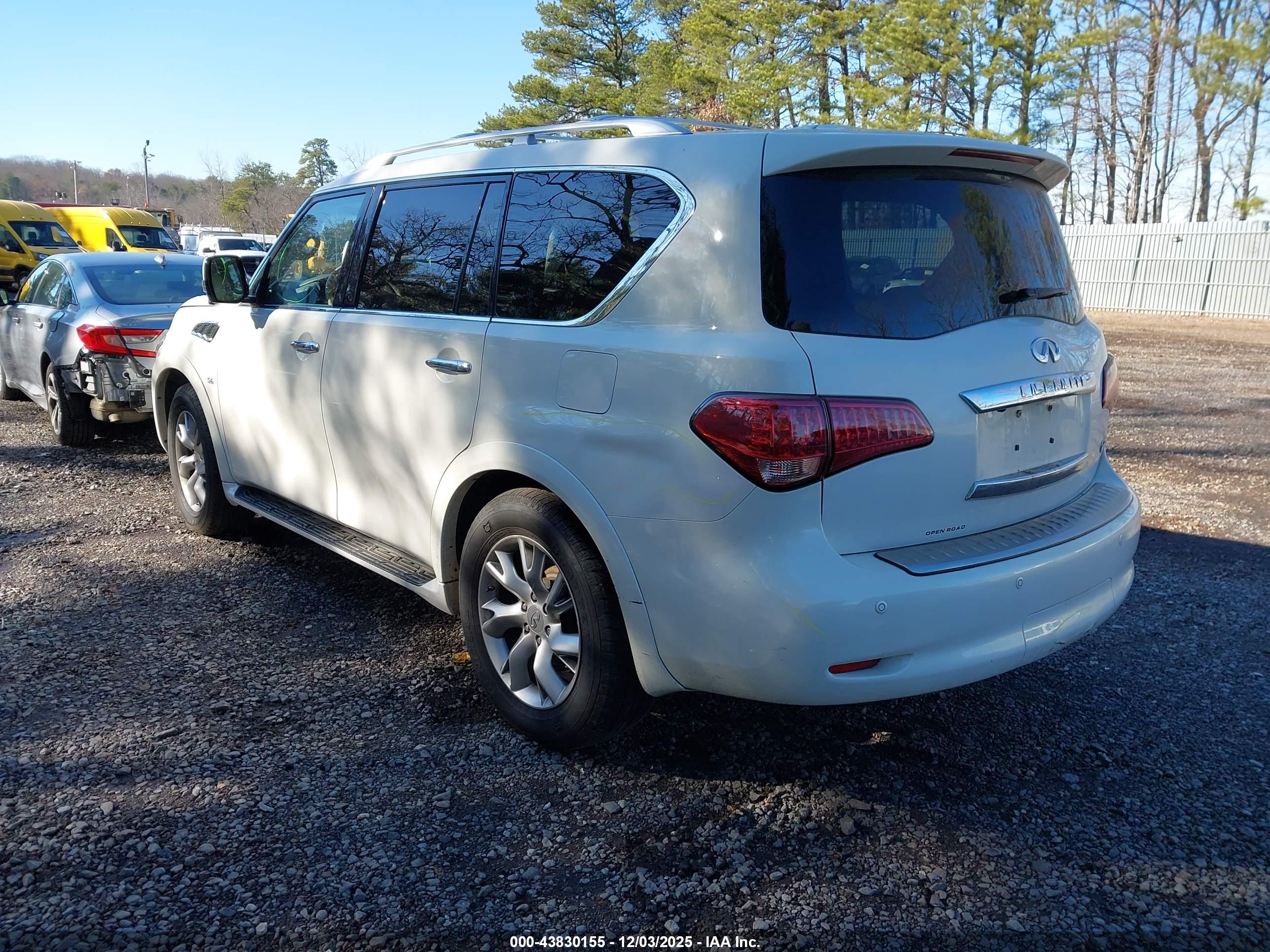 INFINITI QX80 image 3