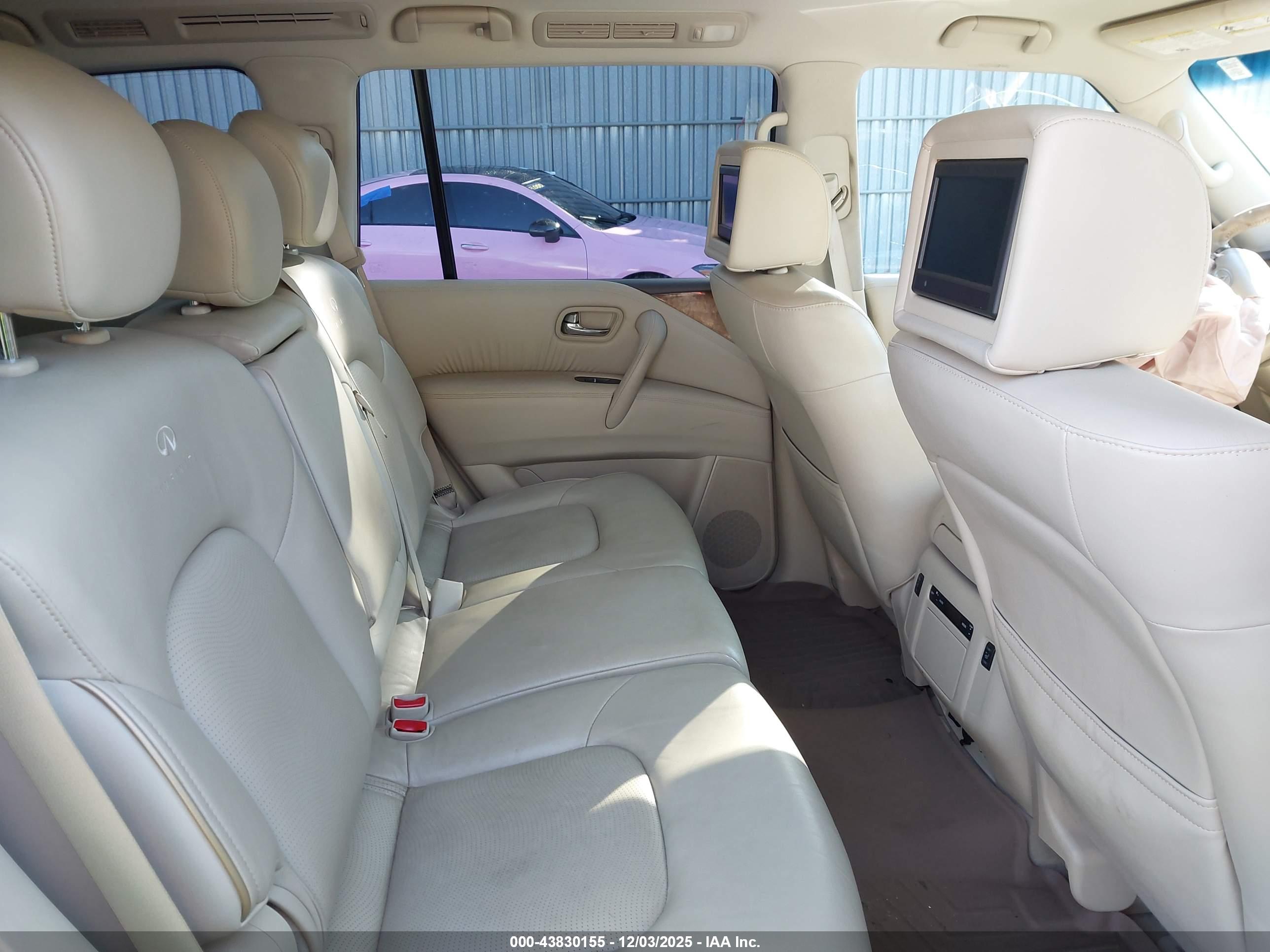 INFINITI QX80 image 8