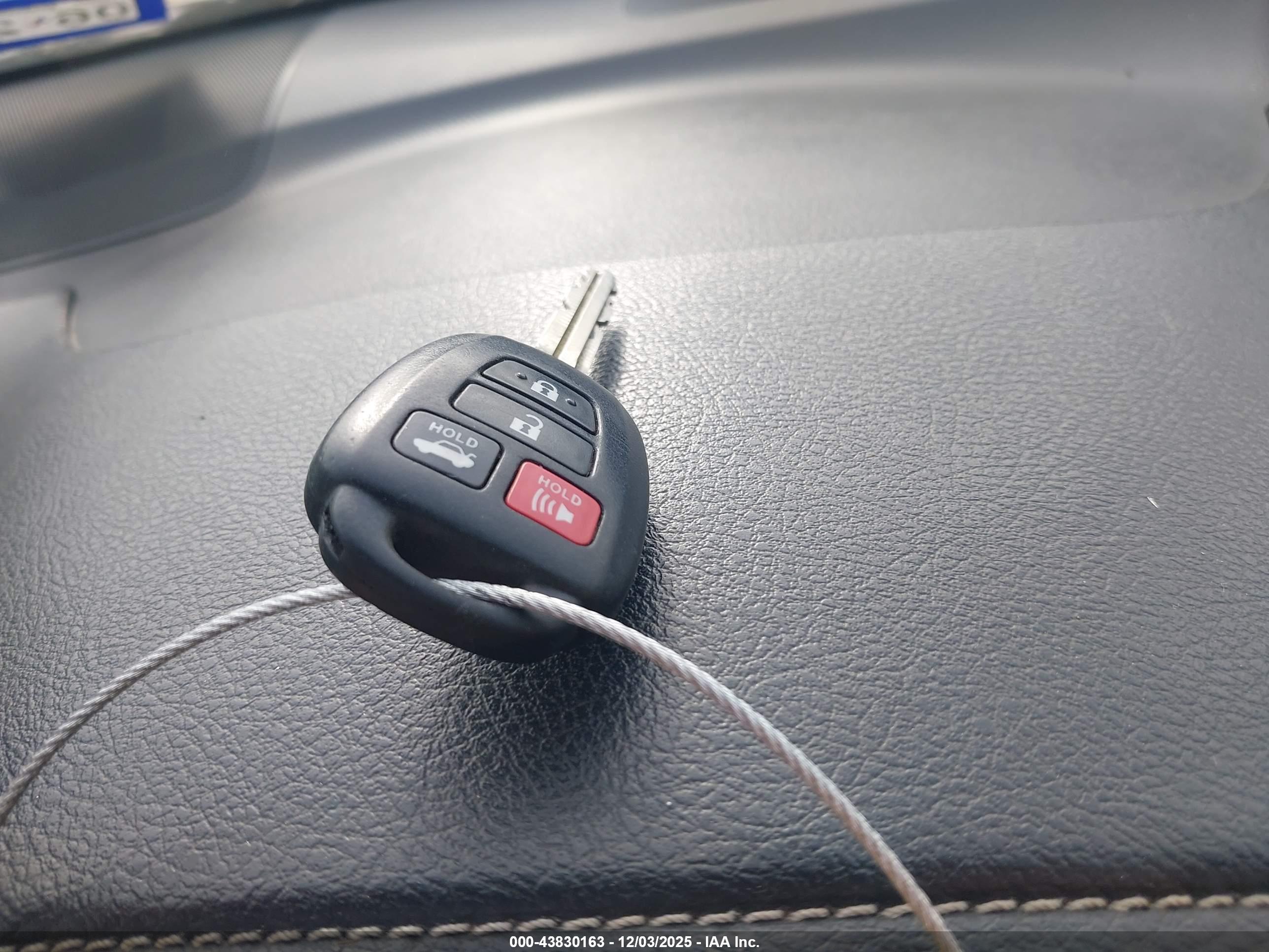 TOYOTA CAMRY image 11
