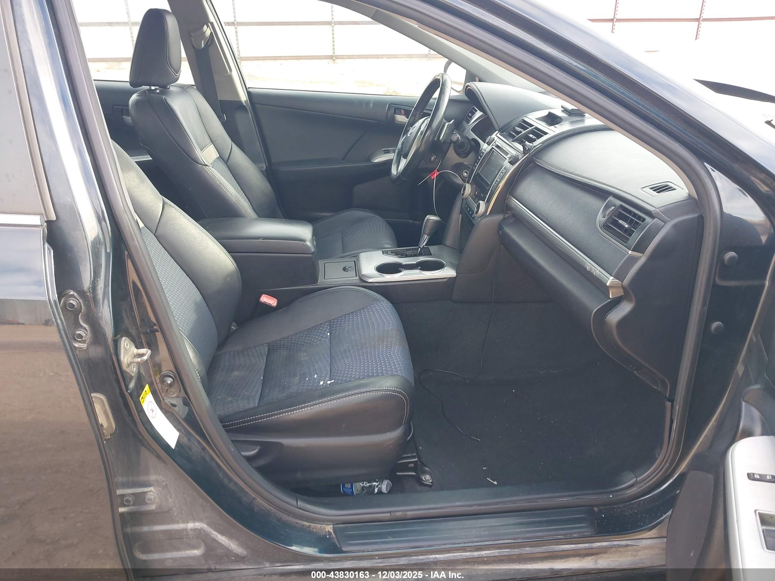 TOYOTA CAMRY image 5