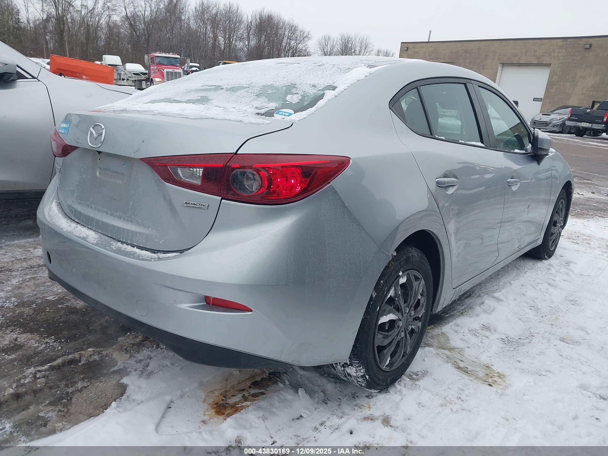 MAZDA MAZDA3 image 4